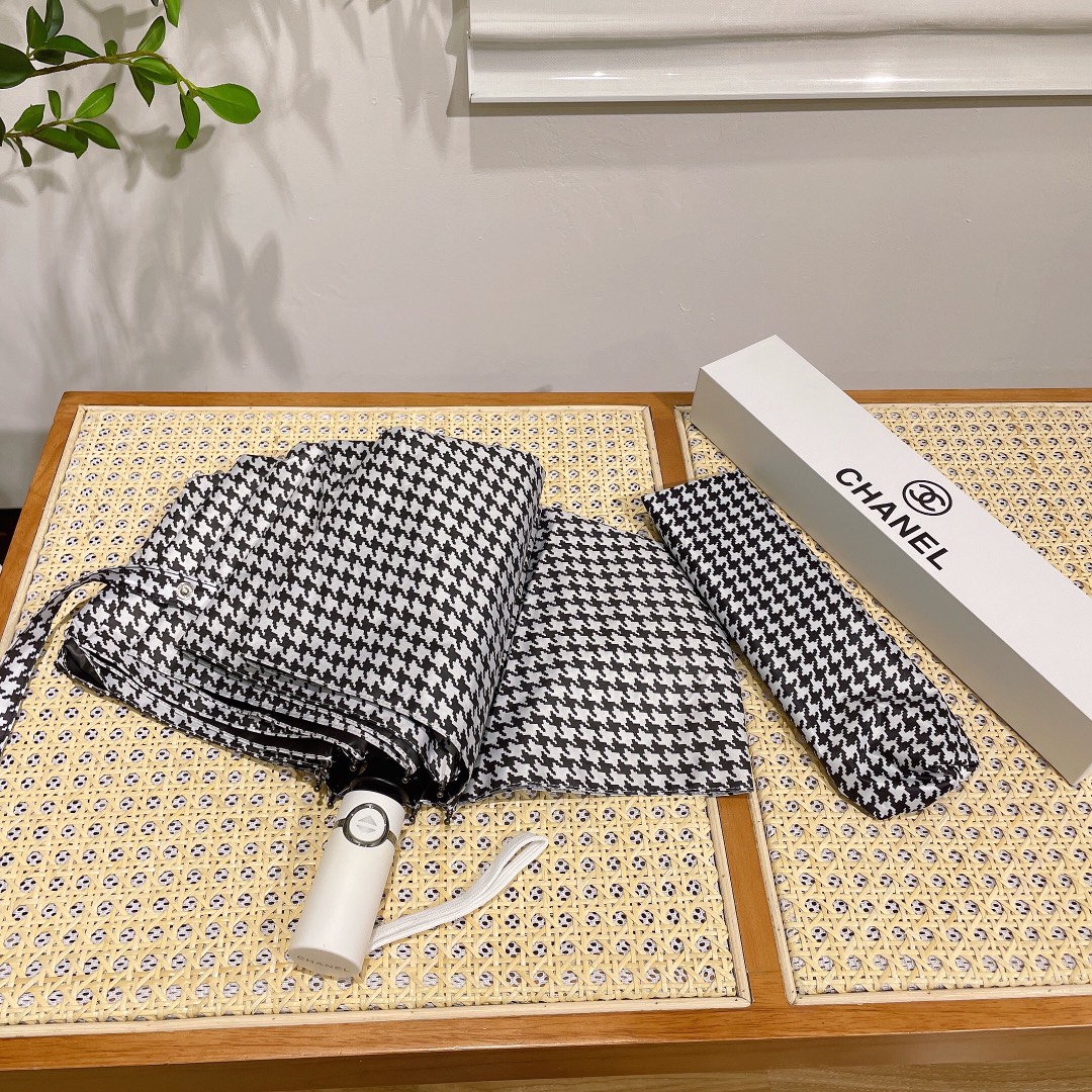 [TOP] CHANEL Houndstooth Umbrella