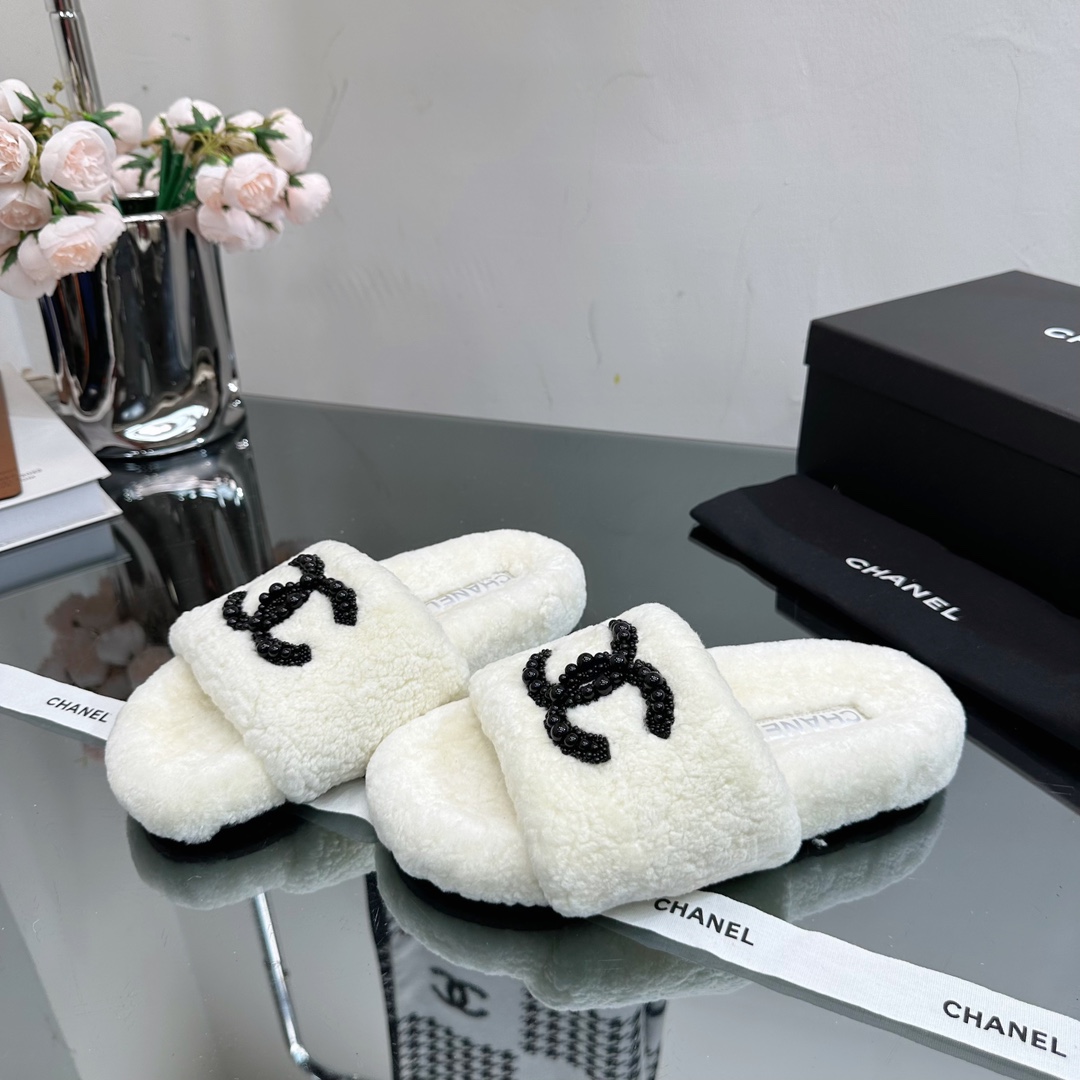 [TOP] CHANEL Autumn And Winter Lamb Hair Slippers - 4 Colour