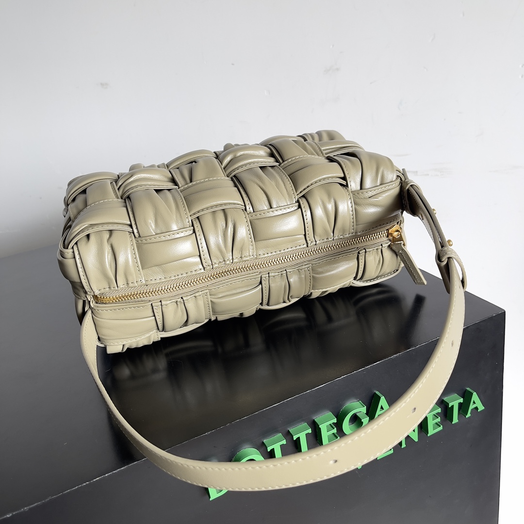 [TOP] Bottega Veneta BV Cassette Underarm Bag Shape With Pleats Bag - Taupe