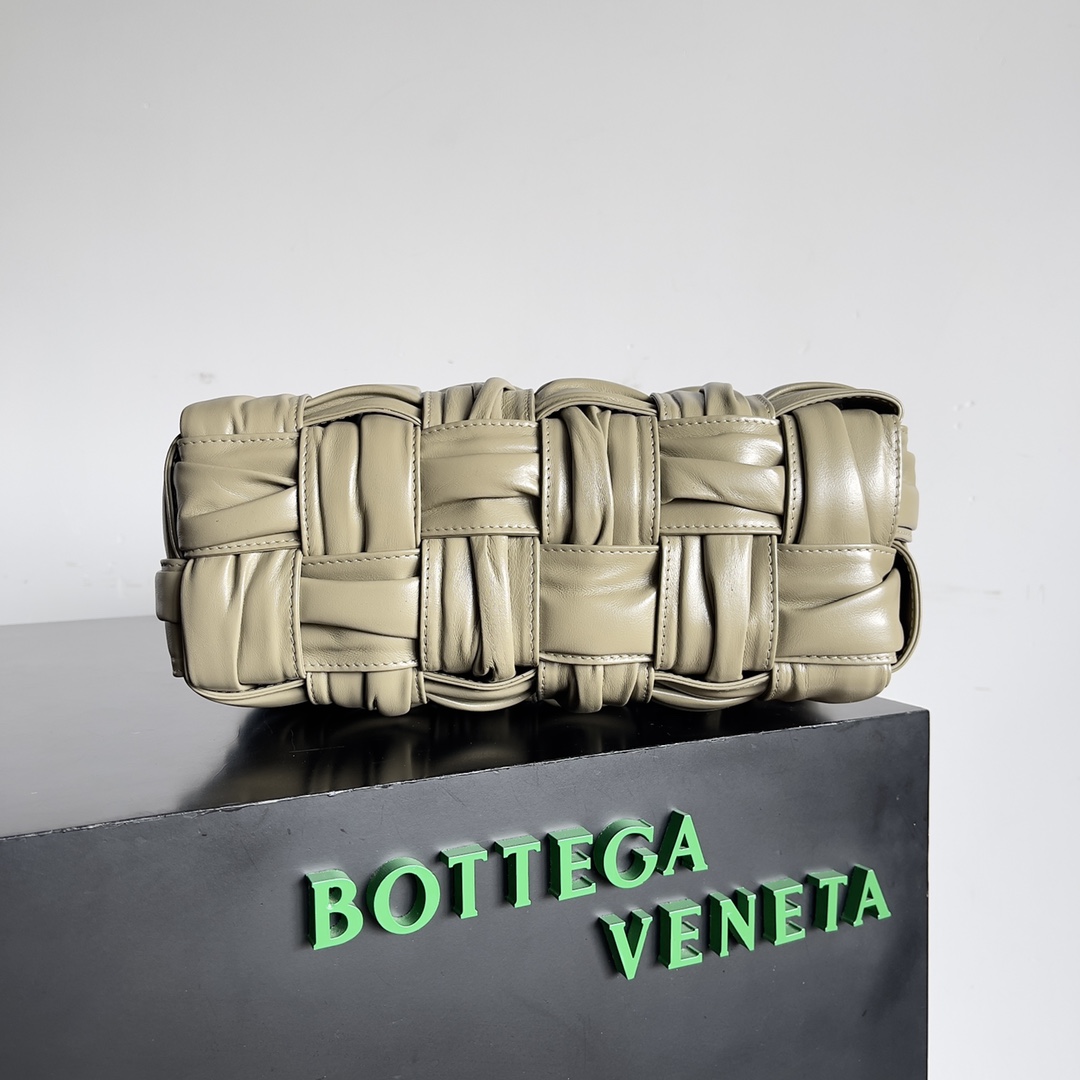 [TOP] Bottega Veneta BV Cassette Underarm Bag Shape With Pleats Bag - Taupe