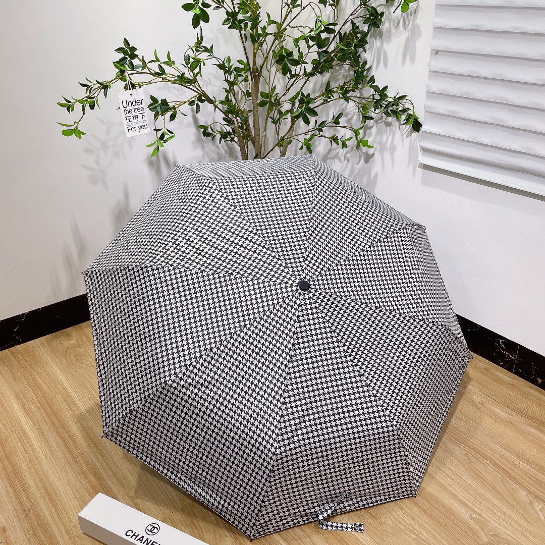 [TOP] CHANEL Houndstooth Umbrella