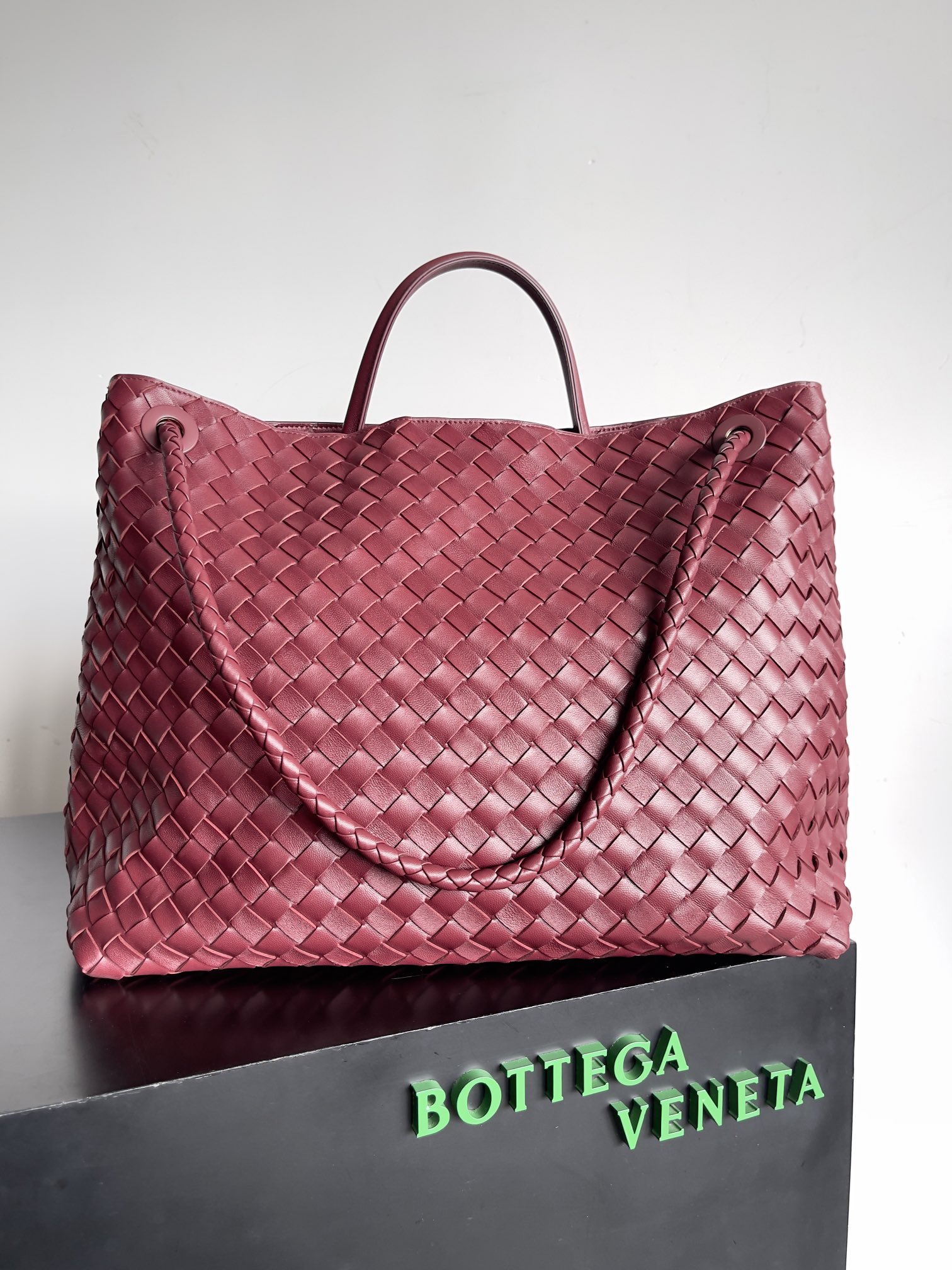 [TOP] Bottega Veneta BV Andiamo Bags - Red