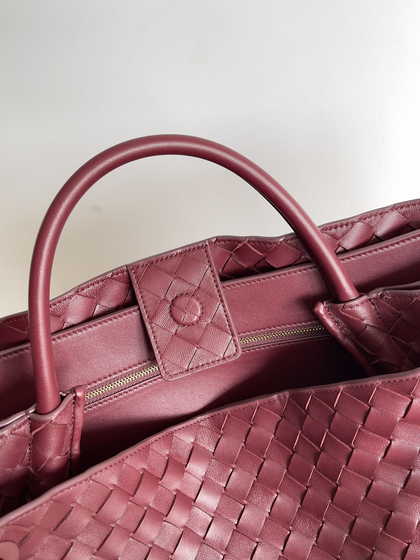 [TOP] Bottega Veneta BV Andiamo Bags - Red
