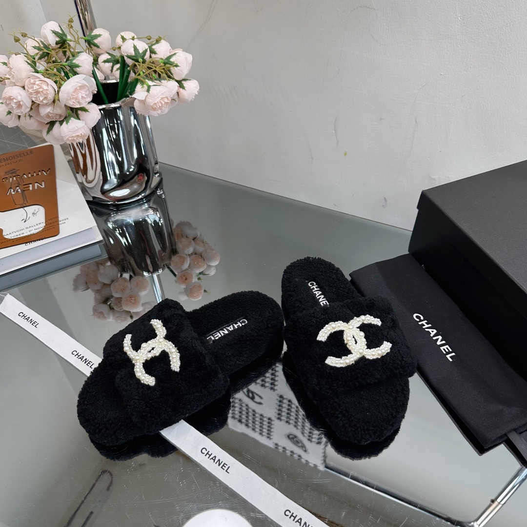 [TOP] CHANEL Autumn And Winter Lamb Hair Slippers - 4 Colour