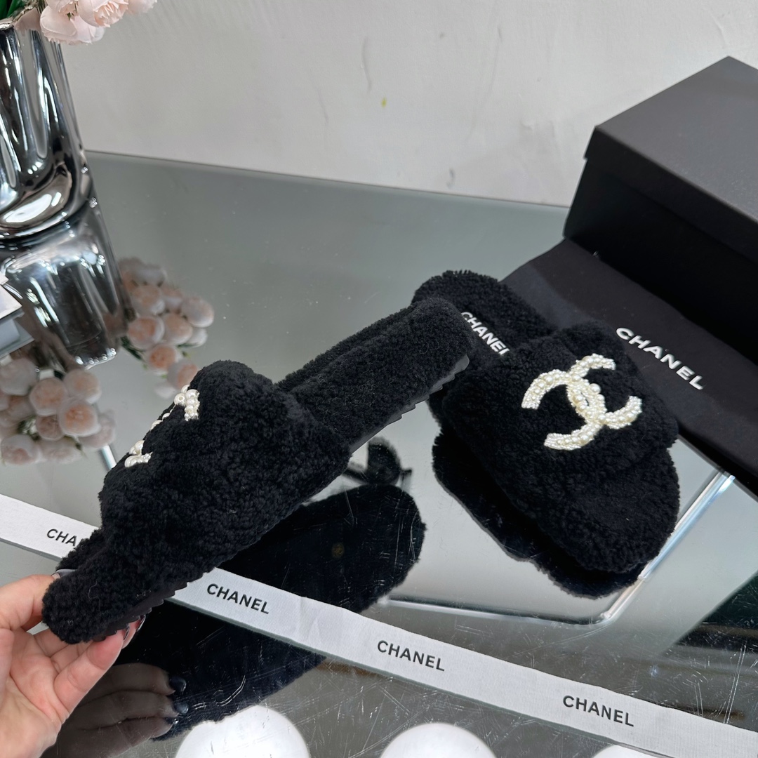 [TOP] CHANEL Autumn And Winter Lamb Hair Slippers - 4 Colour