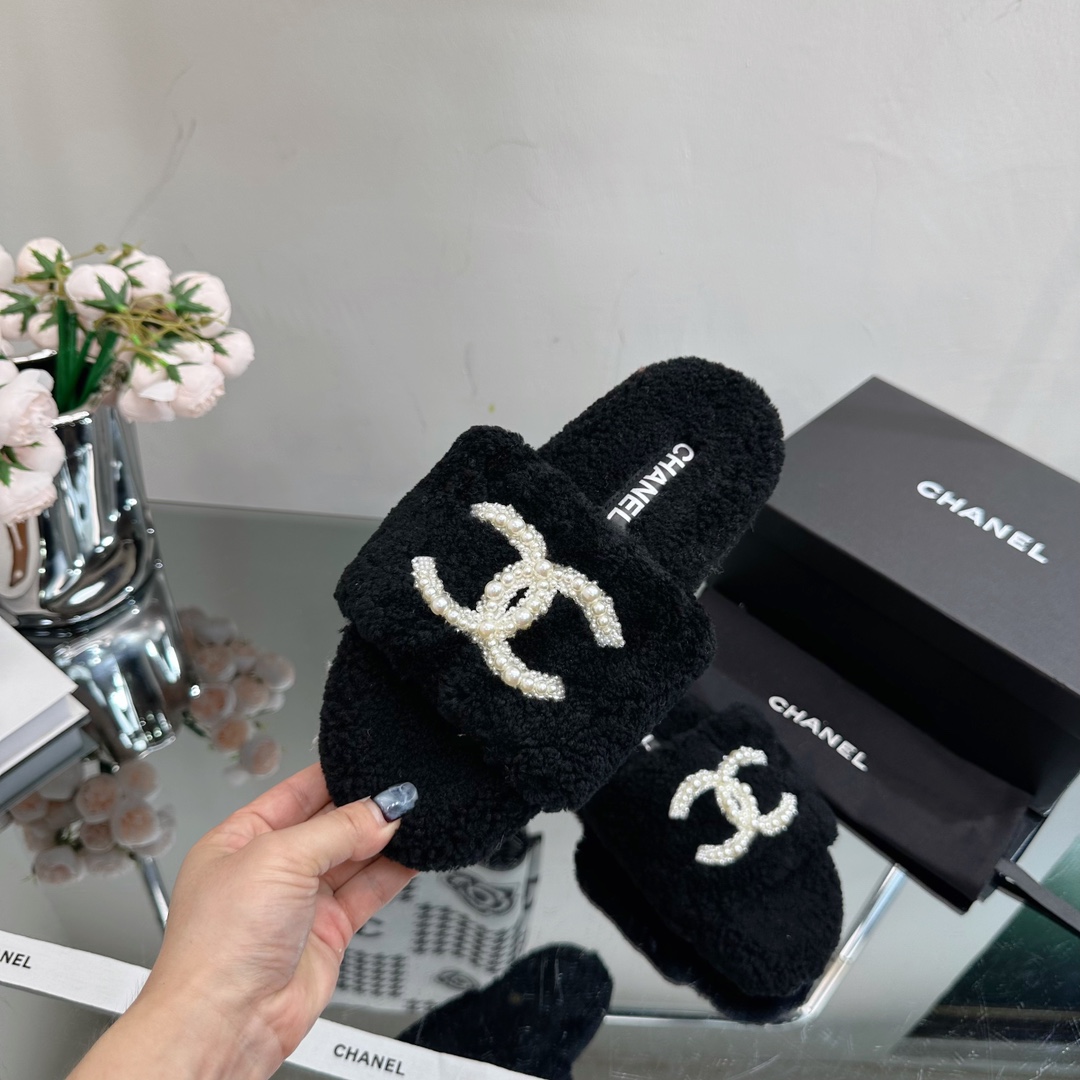 [TOP] CHANEL Autumn And Winter Lamb Hair Slippers - 4 Colour