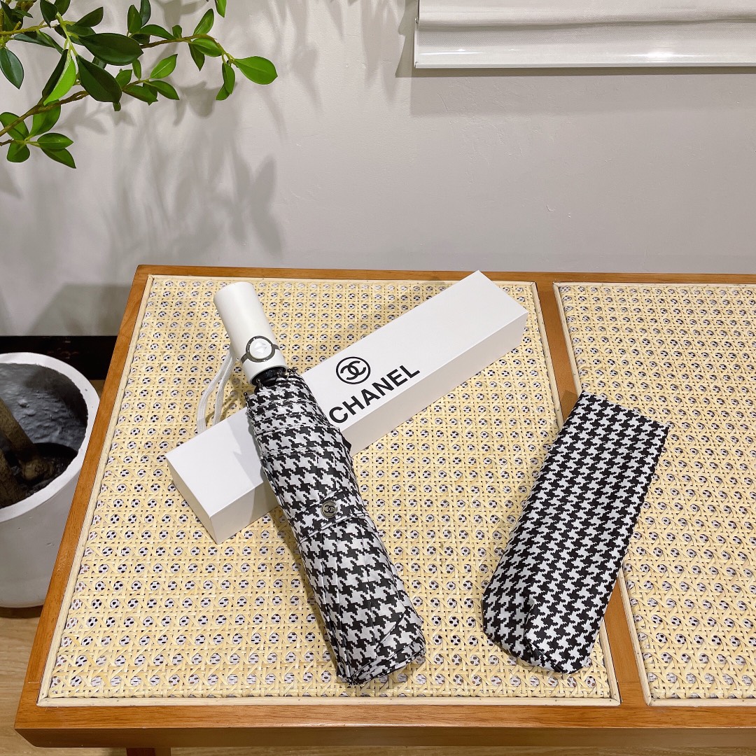 [TOP] CHANEL Houndstooth Umbrella