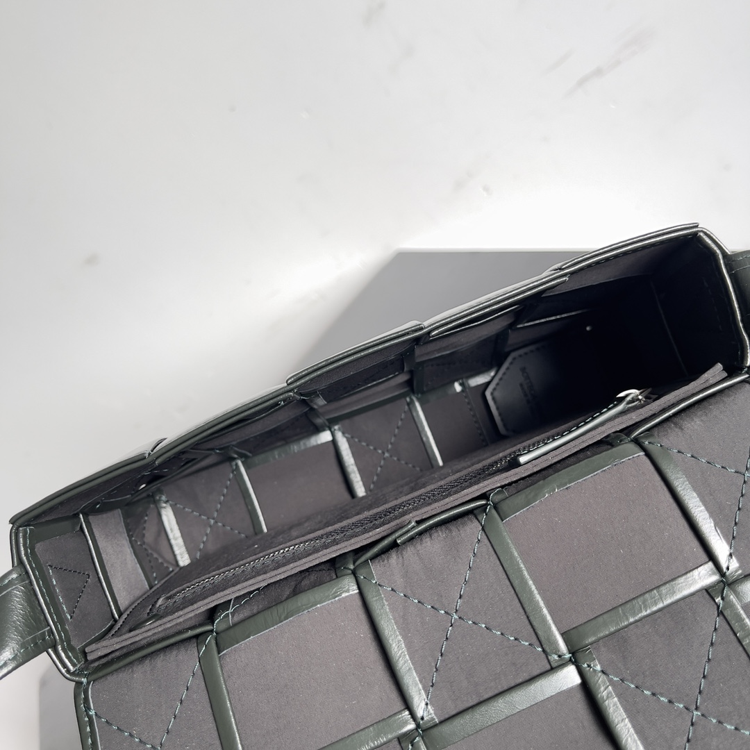 [TOP] Bottega Veneta BV BV Cassette Bag - Ink green