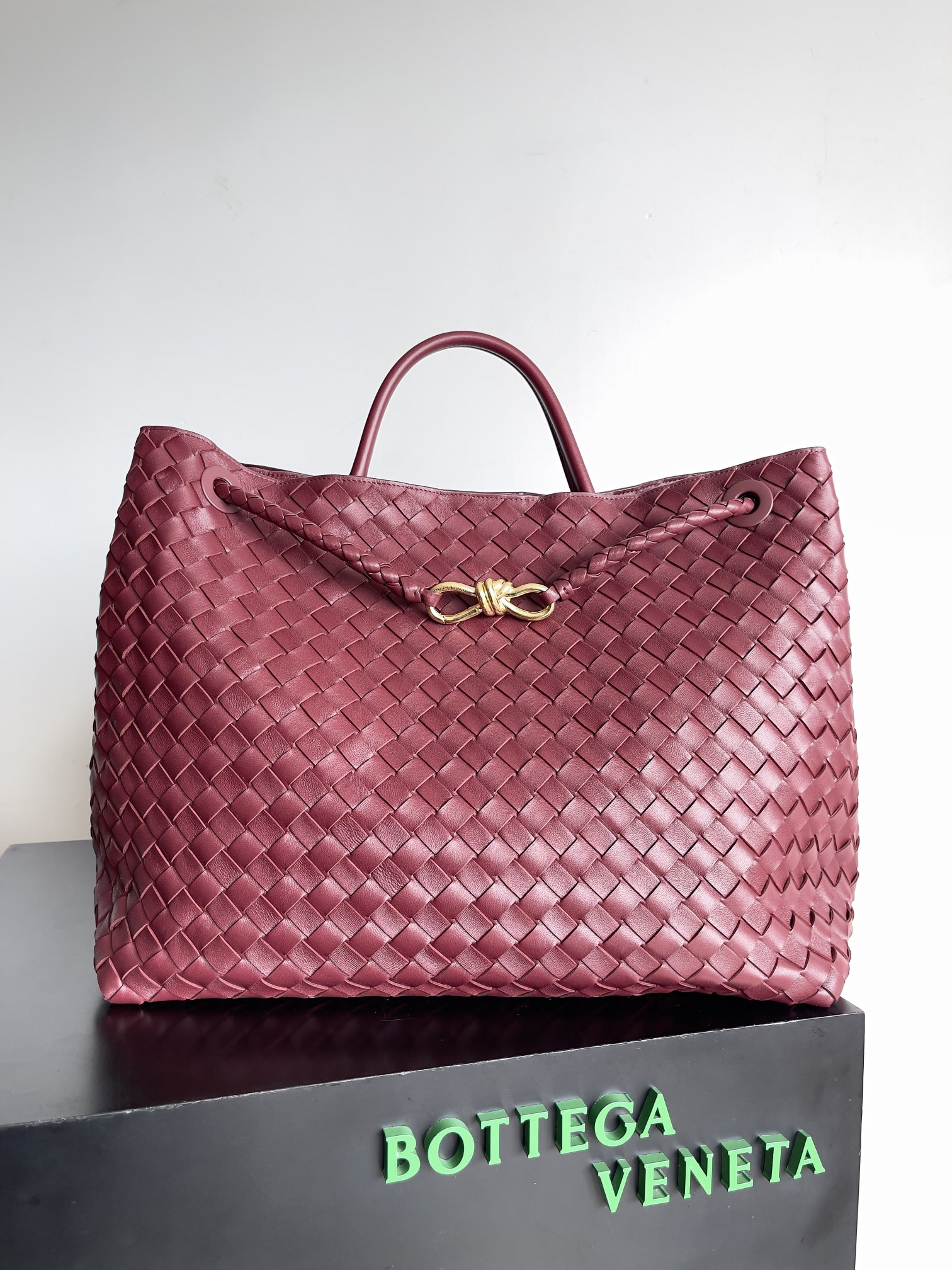 [TOP] Bottega Veneta BV Andiamo Bags - Red