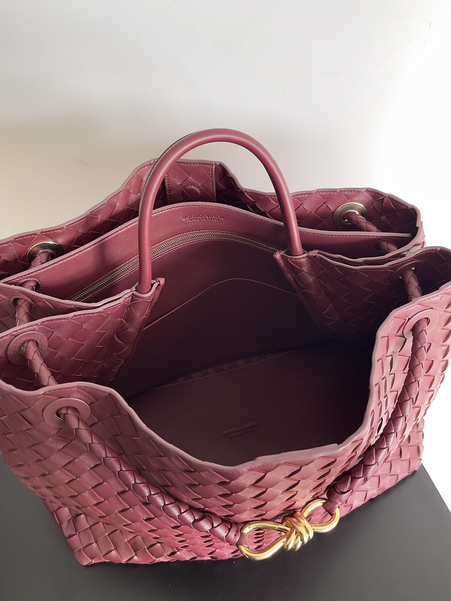 [TOP] Bottega Veneta BV Andiamo Bags - Red