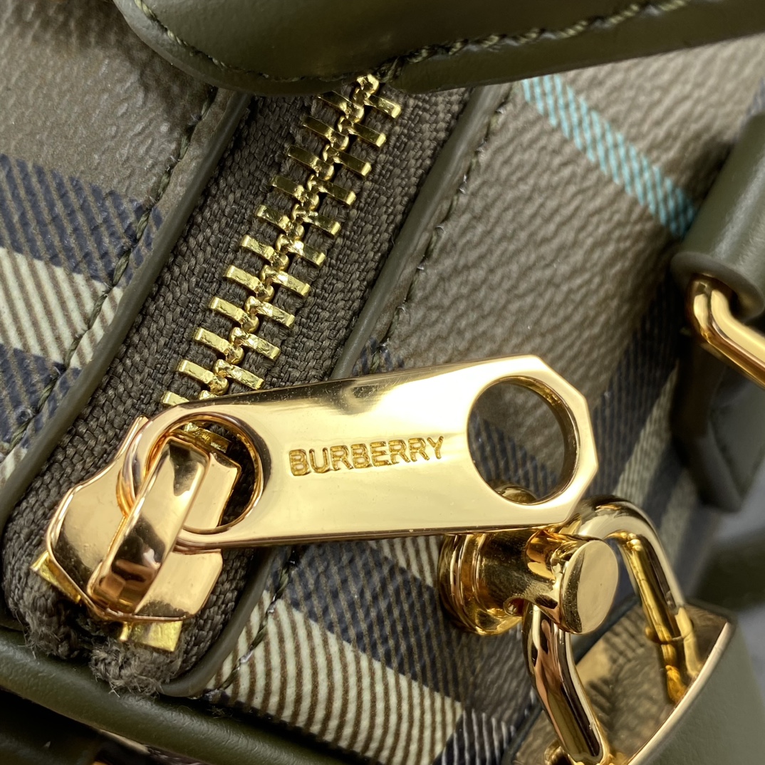 [TOP] BURBERRY PVC Small Pillow Bag 18x12x11 cm - Olive Green