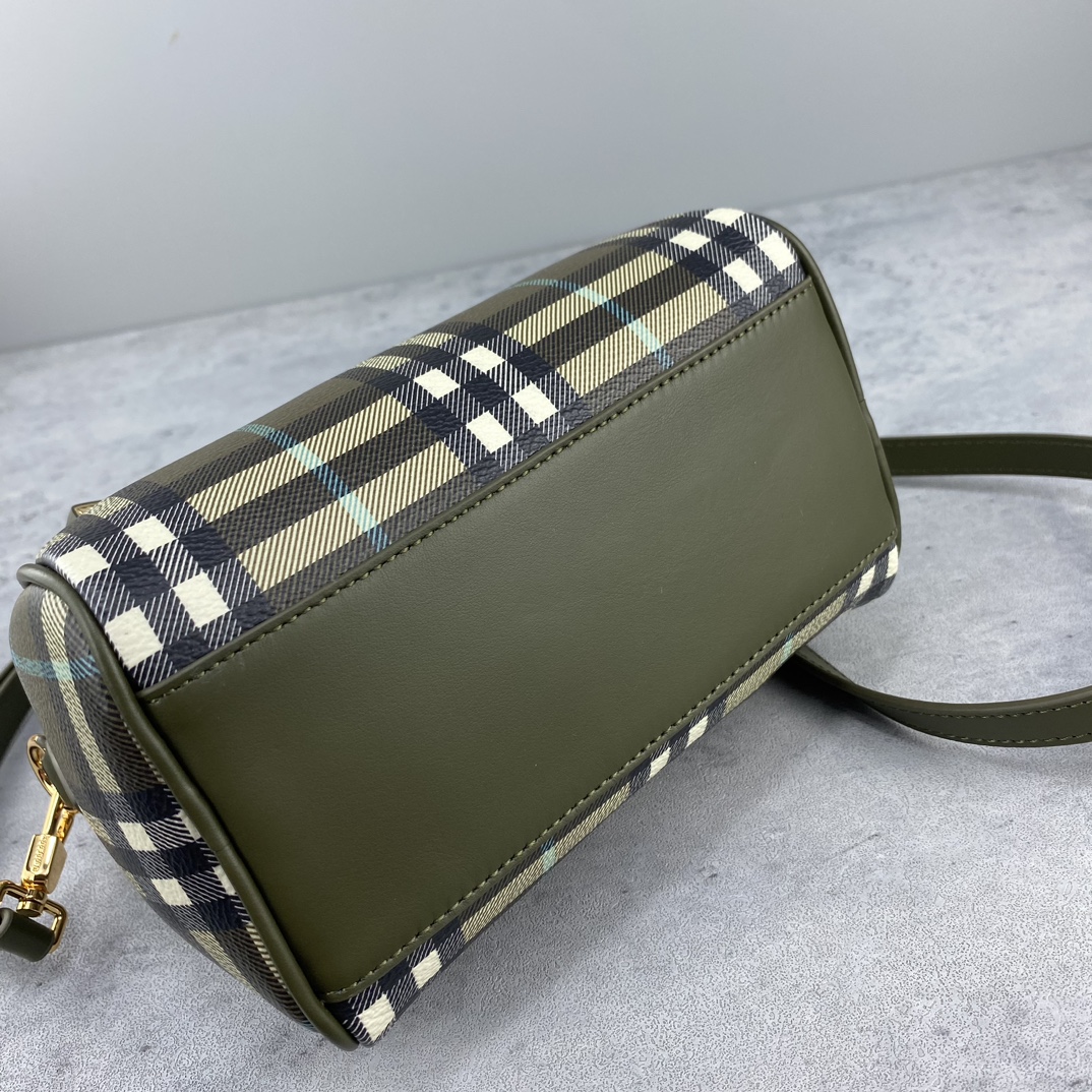 [TOP] BURBERRY PVC Small Pillow Bag 18x12x11 cm - Olive Green