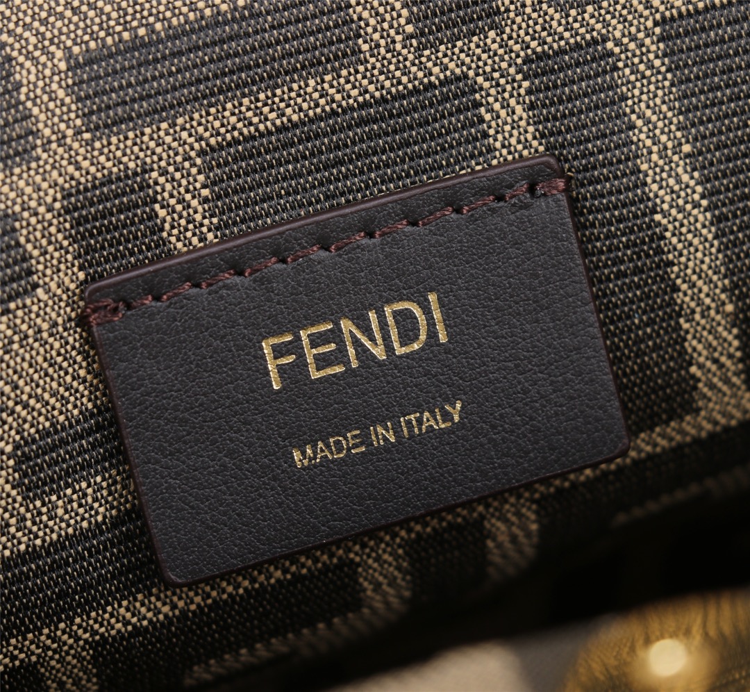 [TOP] FENDI FENDI First Pink Hand-Woven leather Bag -  Light Pink