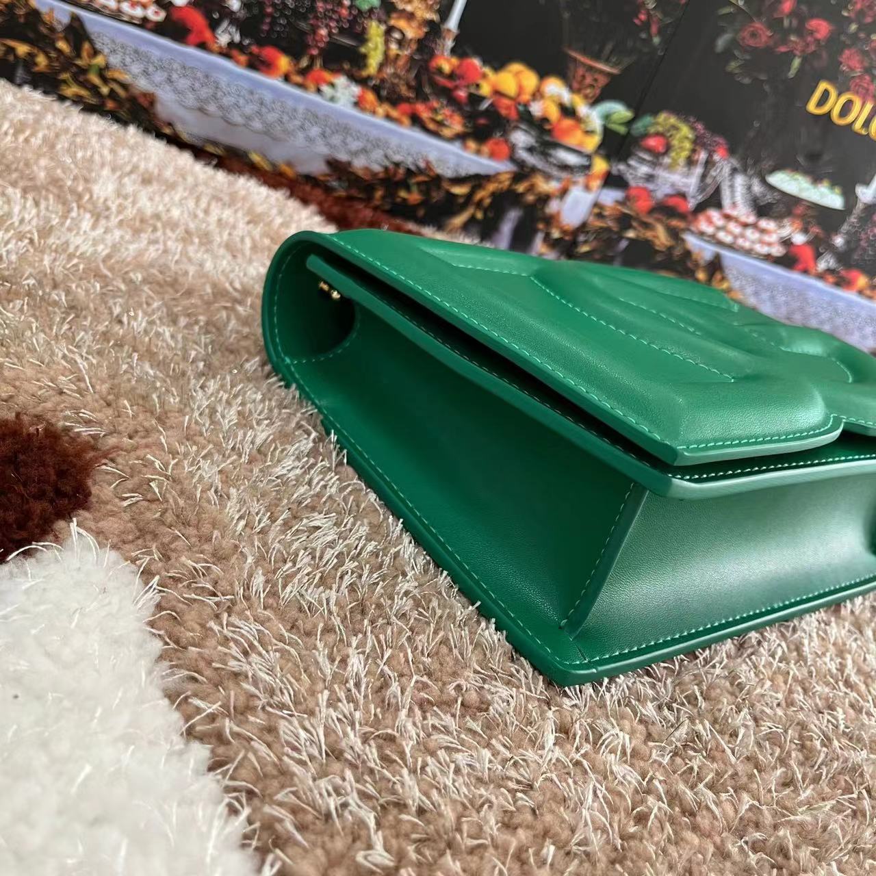 [TOP] Dolce & Gabbana D&G Calfskin DG Logo Bag 16x20x5.5 cm - Green