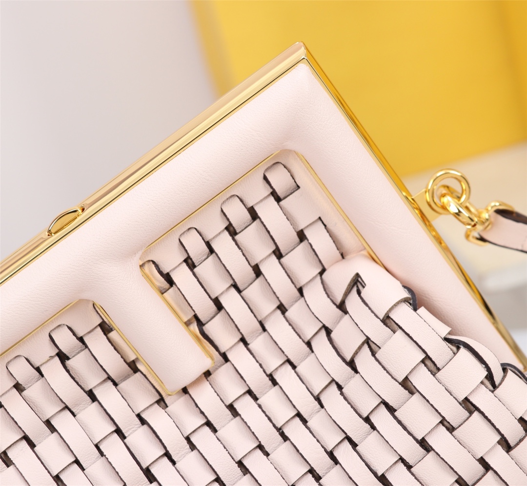 [TOP] FENDI FENDI First Pink Hand-Woven leather Bag -  Light Pink