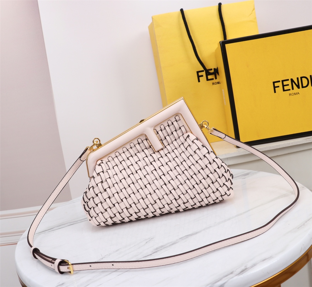 [TOP] FENDI FENDI First Pink Hand-Woven leather Bag -  Light Pink