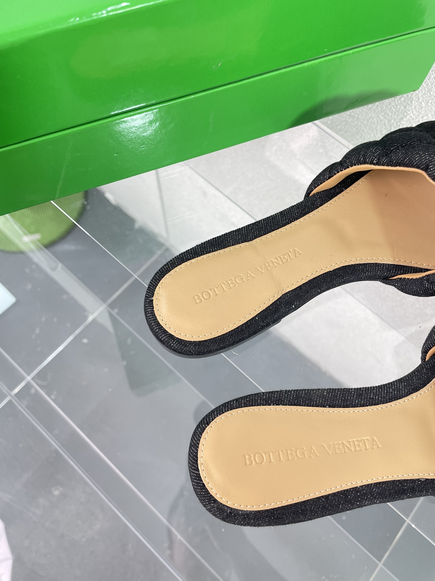 [TOP] Bottega Veneta BV  Use Metal Lambskin Slippers - 2 Colour