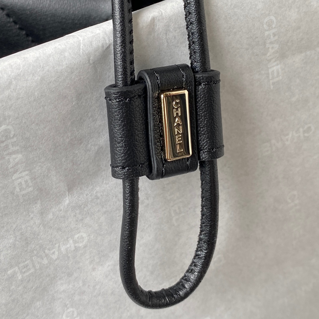 [TOP] CHANEL New 23B Cowhide Backpack Bag 22X21X13cm - Black