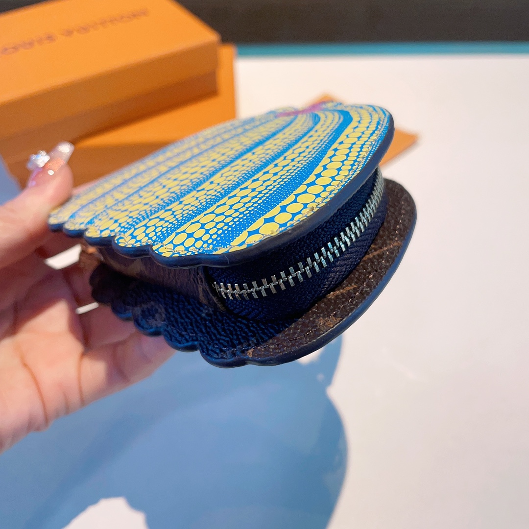 [TOP] Louis Vuitton LV Pumpkin Pods Bag/Keychain - Monogram