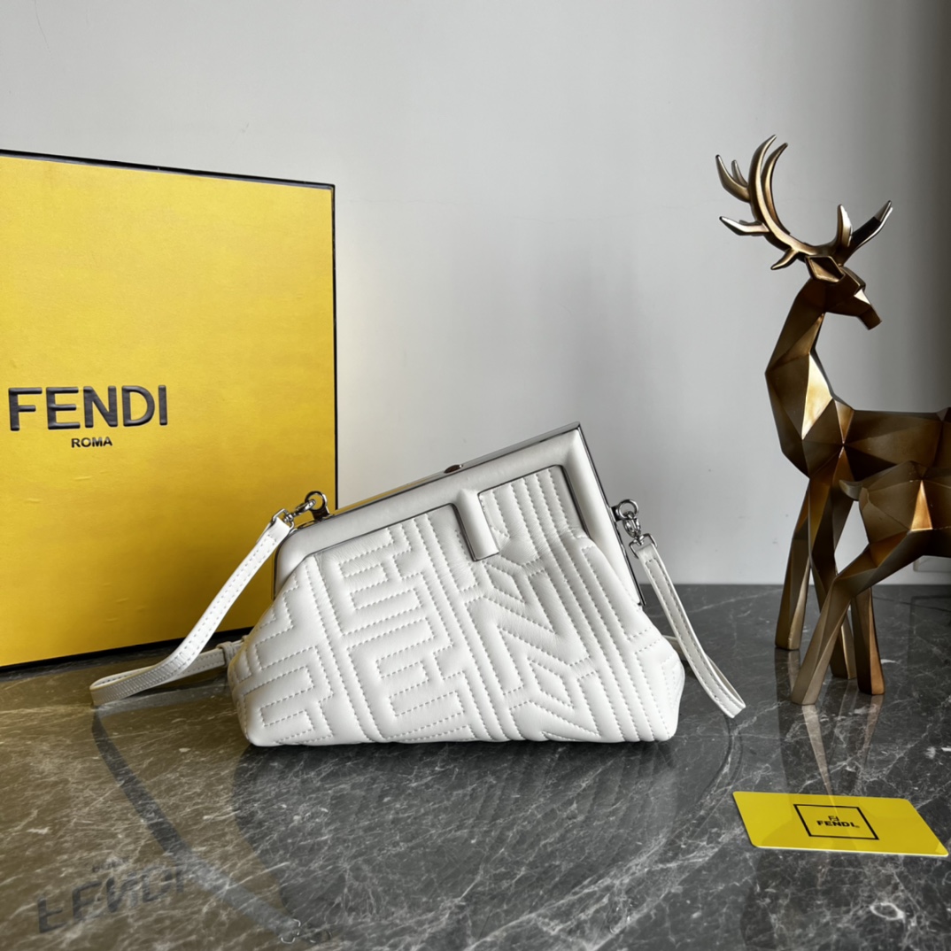 [TOP] FENDI FENDI Small First Bag - Two Colors