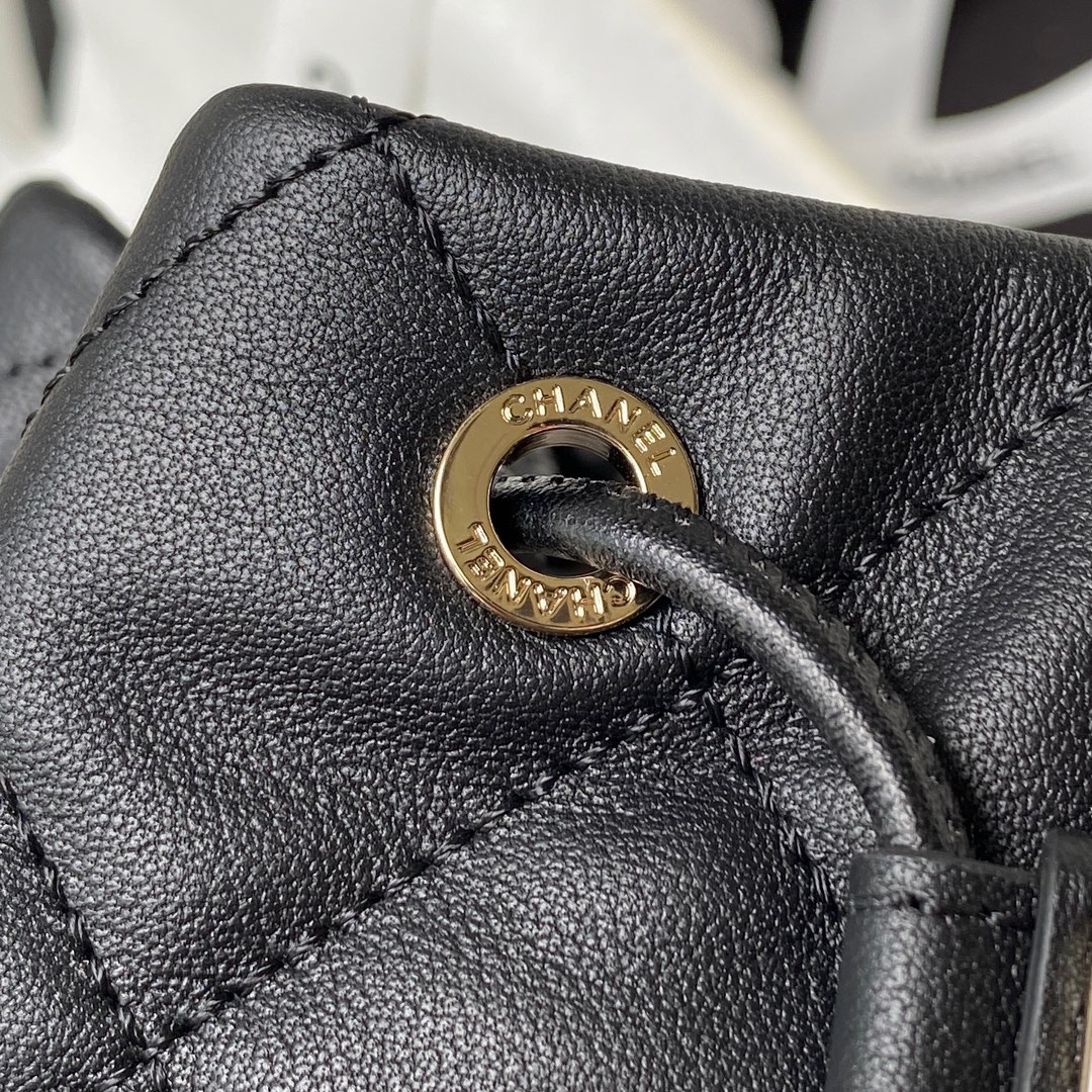 [TOP] CHANEL New 23B Cowhide Backpack Bag 22X21X13cm - Black