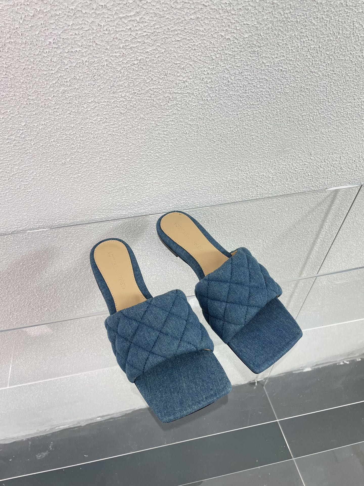 [TOP] Bottega Veneta BV  Use Metal Lambskin Slippers - 2 Colour