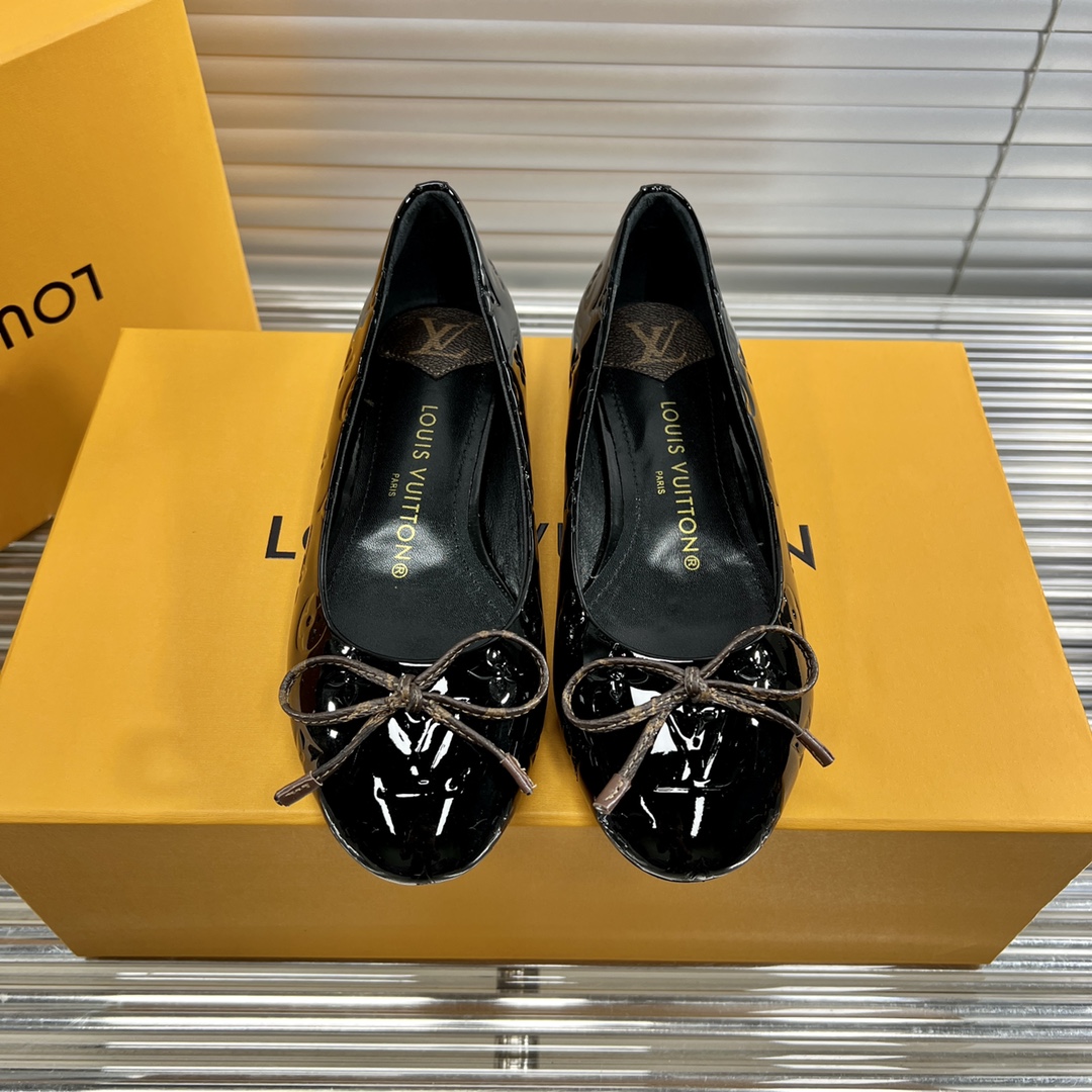 [TOP] Louis Vuitton LV L*V Butterfly Flat Ballet Shoes - 10 Colour