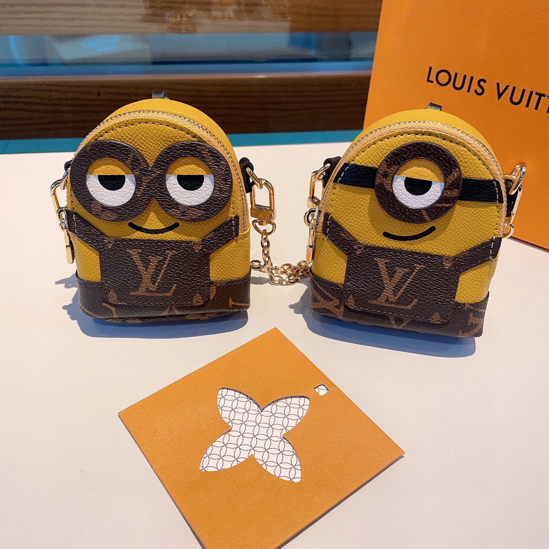 [TOP] Louis Vuitton LV Little Yellow Chain Chain Messenger Small Bag - 2 Colors