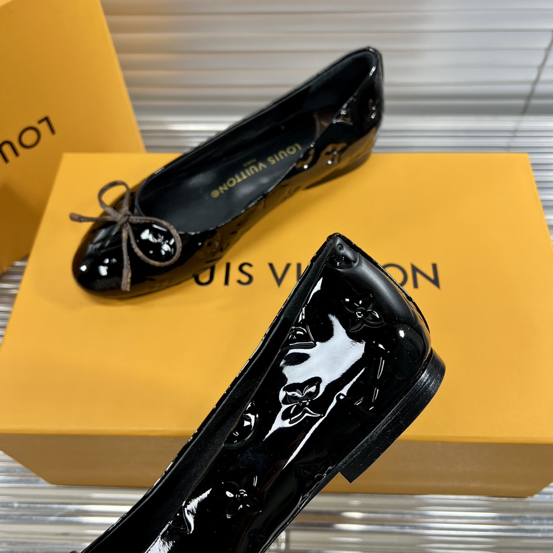 [TOP] Louis Vuitton LV L*V Butterfly Flat Ballet Shoes - 10 Colour