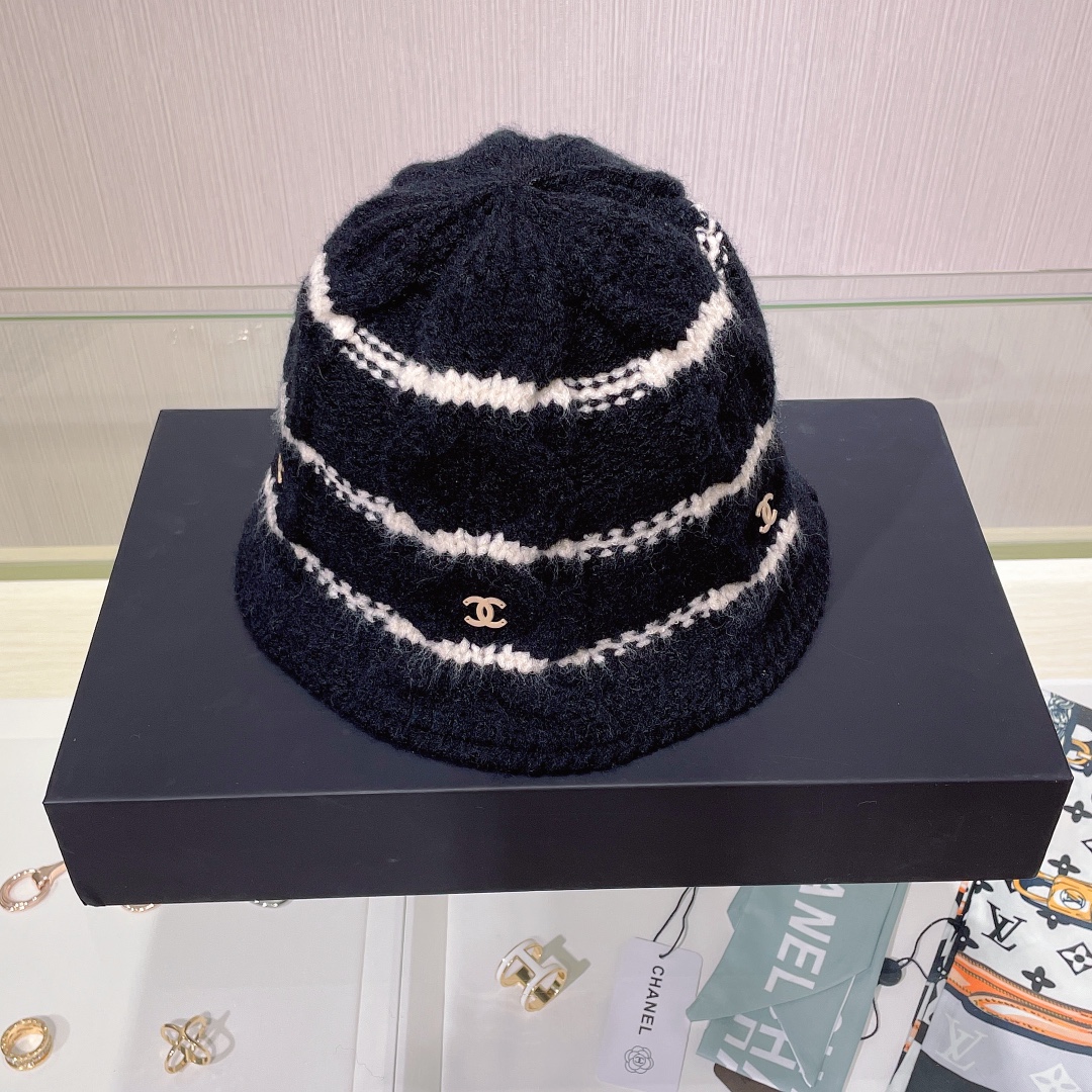 [TOP] CHANEL Autumn And Winter Knitted Striped Fisherman Hat
