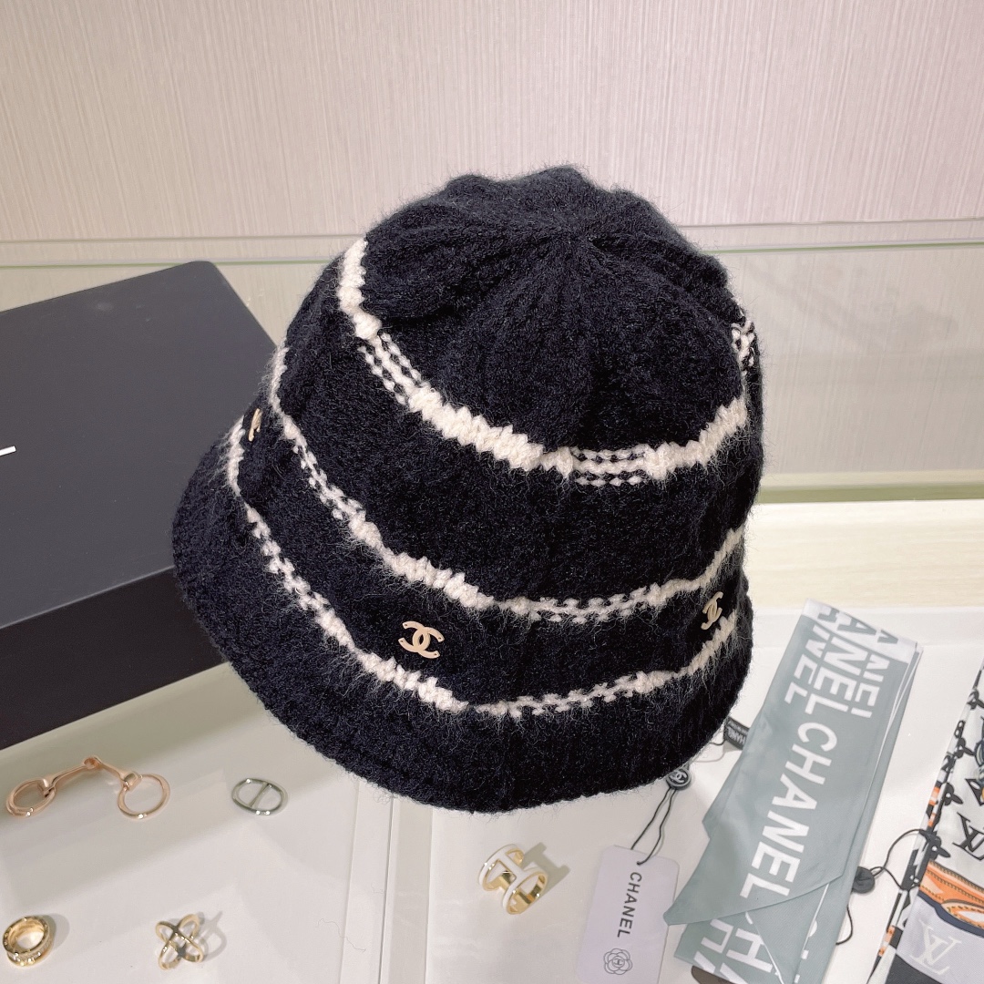 [TOP] CHANEL Autumn And Winter Knitted Striped Fisherman Hat
