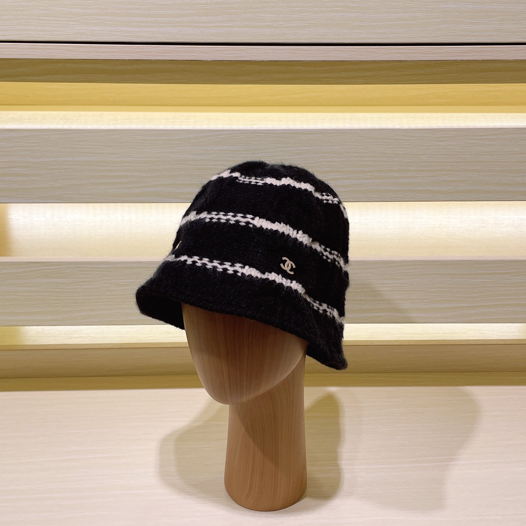 [TOP] CHANEL Autumn And Winter Knitted Striped Fisherman Hat