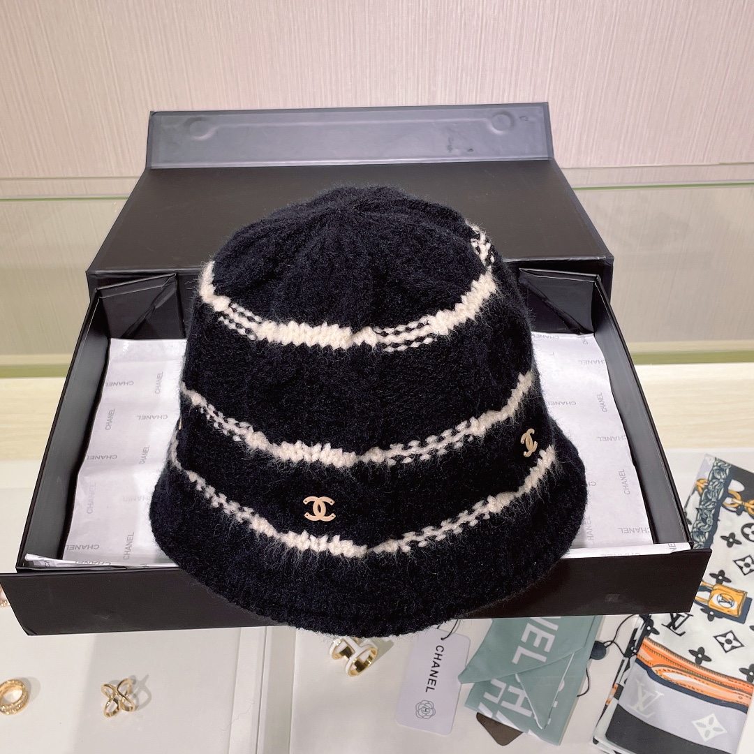 [TOP] CHANEL Autumn And Winter Knitted Striped Fisherman Hat
