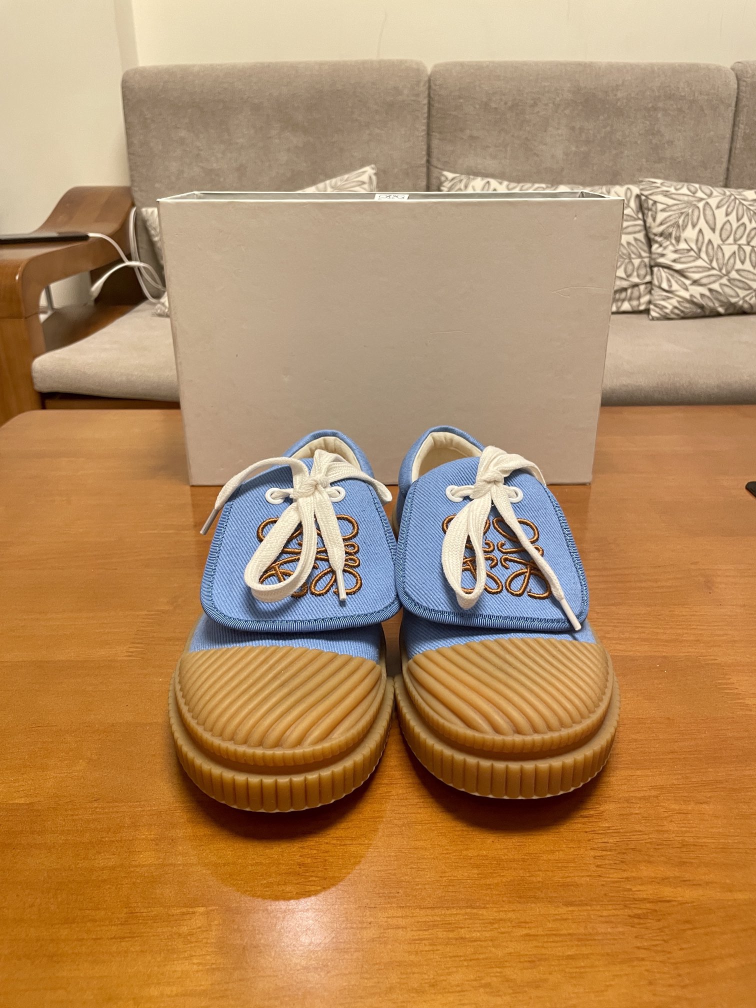 [TOP] LOEWE Embroidered Large Flip Sail Cover Cloth Shoes - 10 Colour