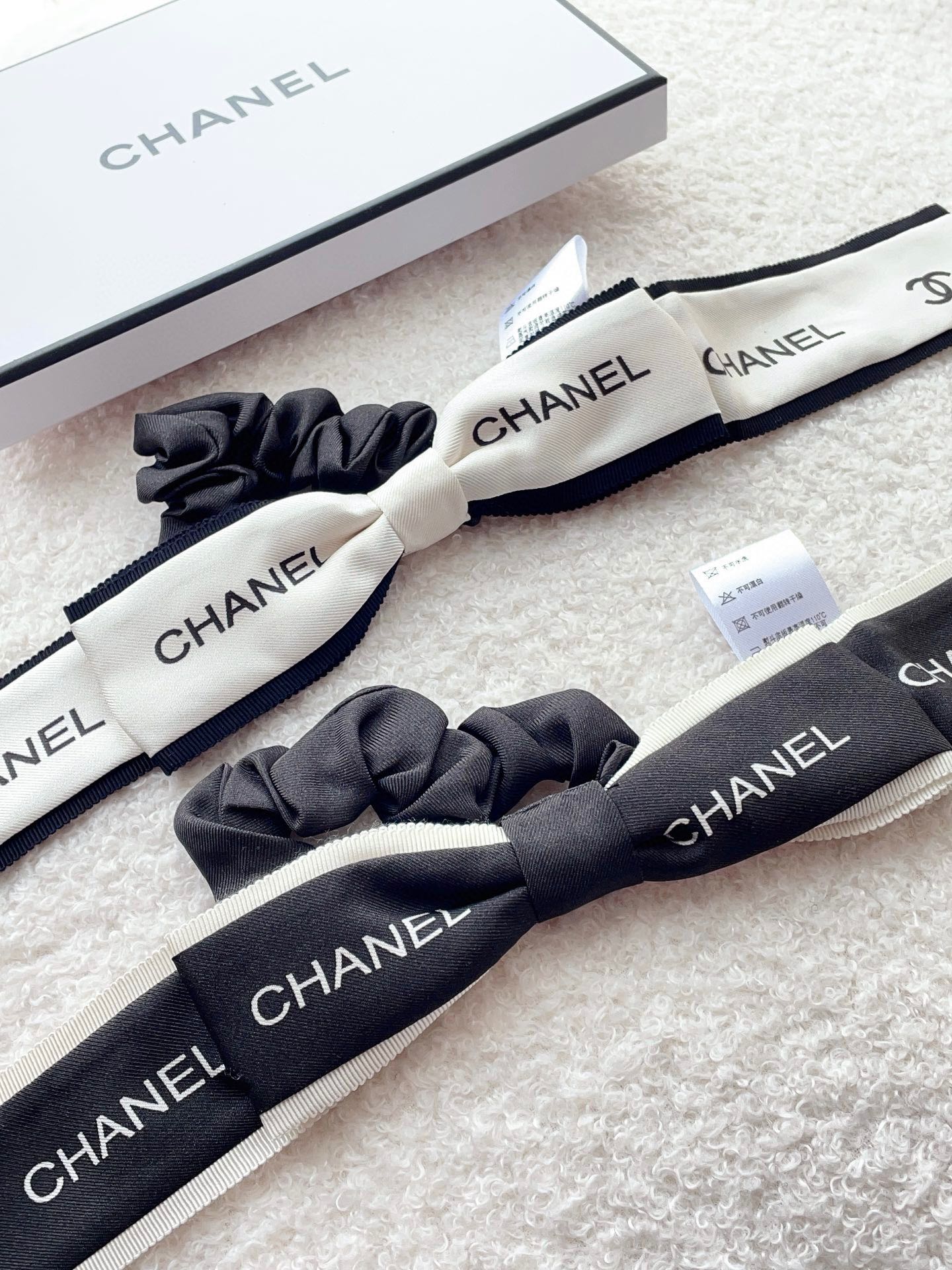 [TOP] CHANEL Bow Tie Hair Loop Ribbon - 2 Colour