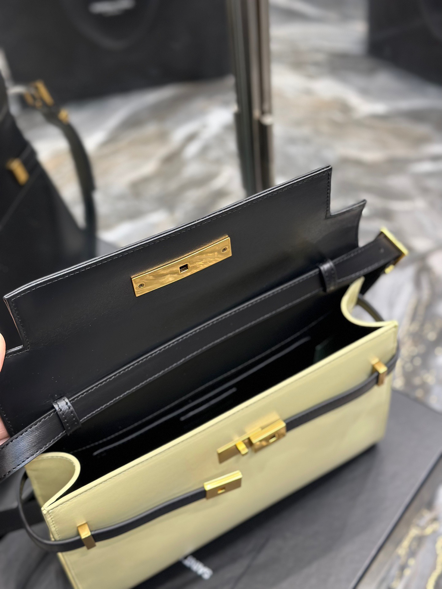 [TOP] Yves Saint Laurent YSL Manhattan Gold Buckle Bag - Black & Beige