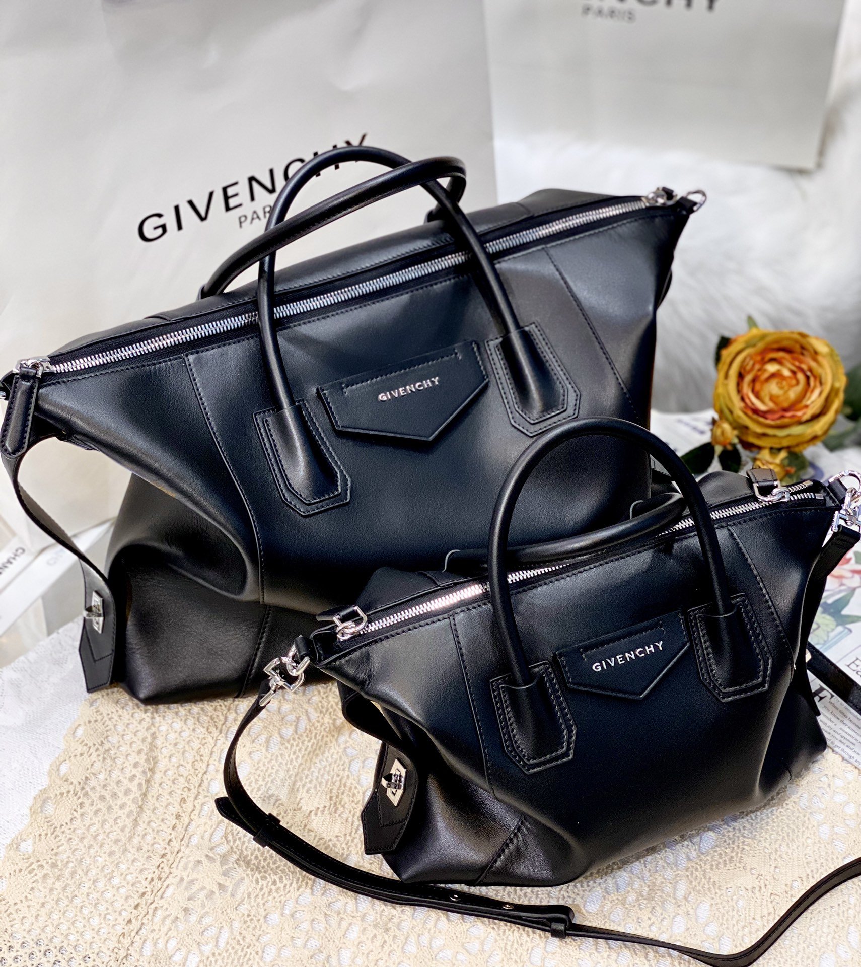 [TOP]  GIVENCHY Antigona Soft All-Match Bag  30*8*25cm/45*9*35cm
