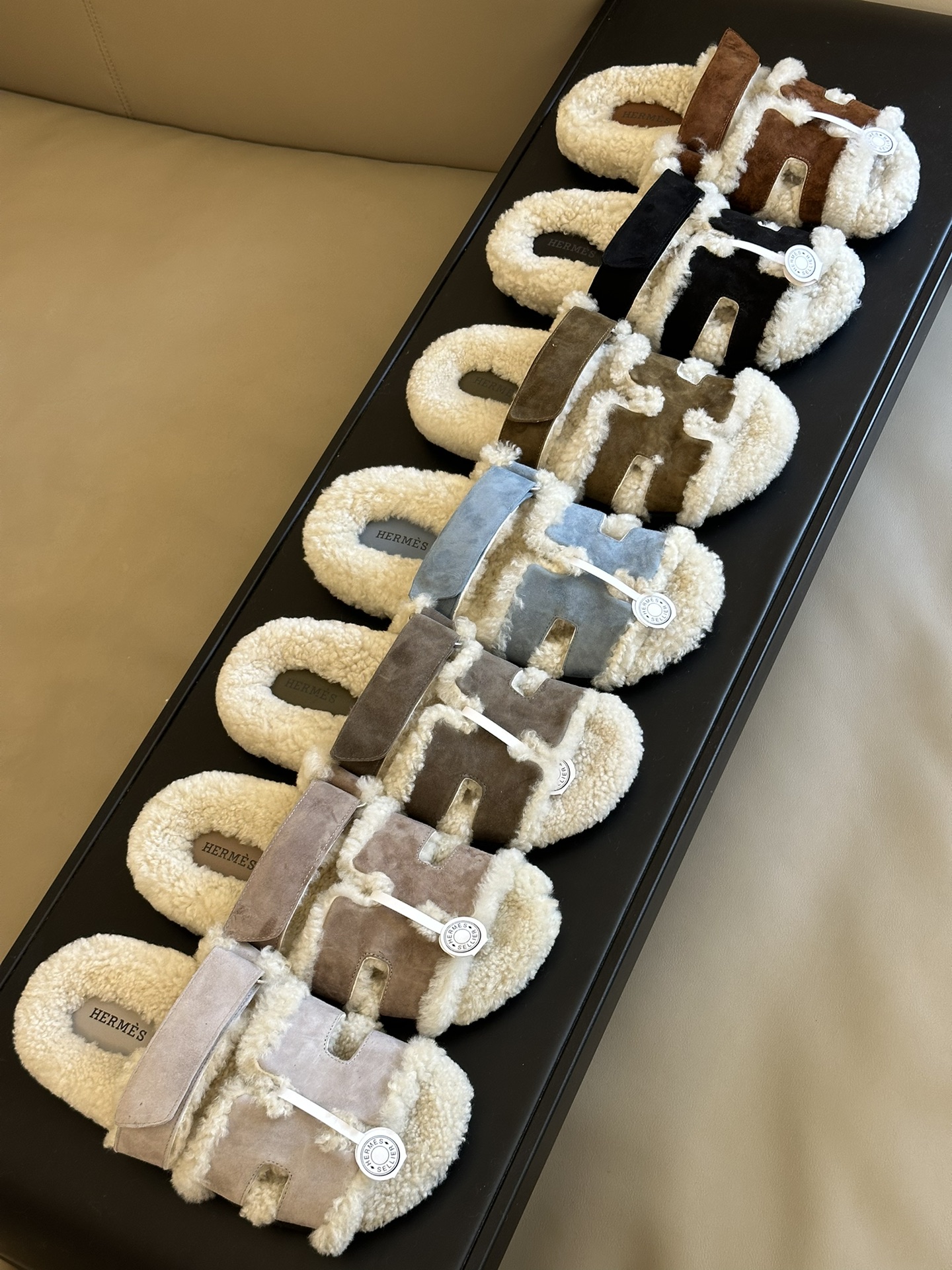 [TOP] HERMES Leather And Fur Integrated Roll Cake And Fur Slippers 12 Colors - SHW