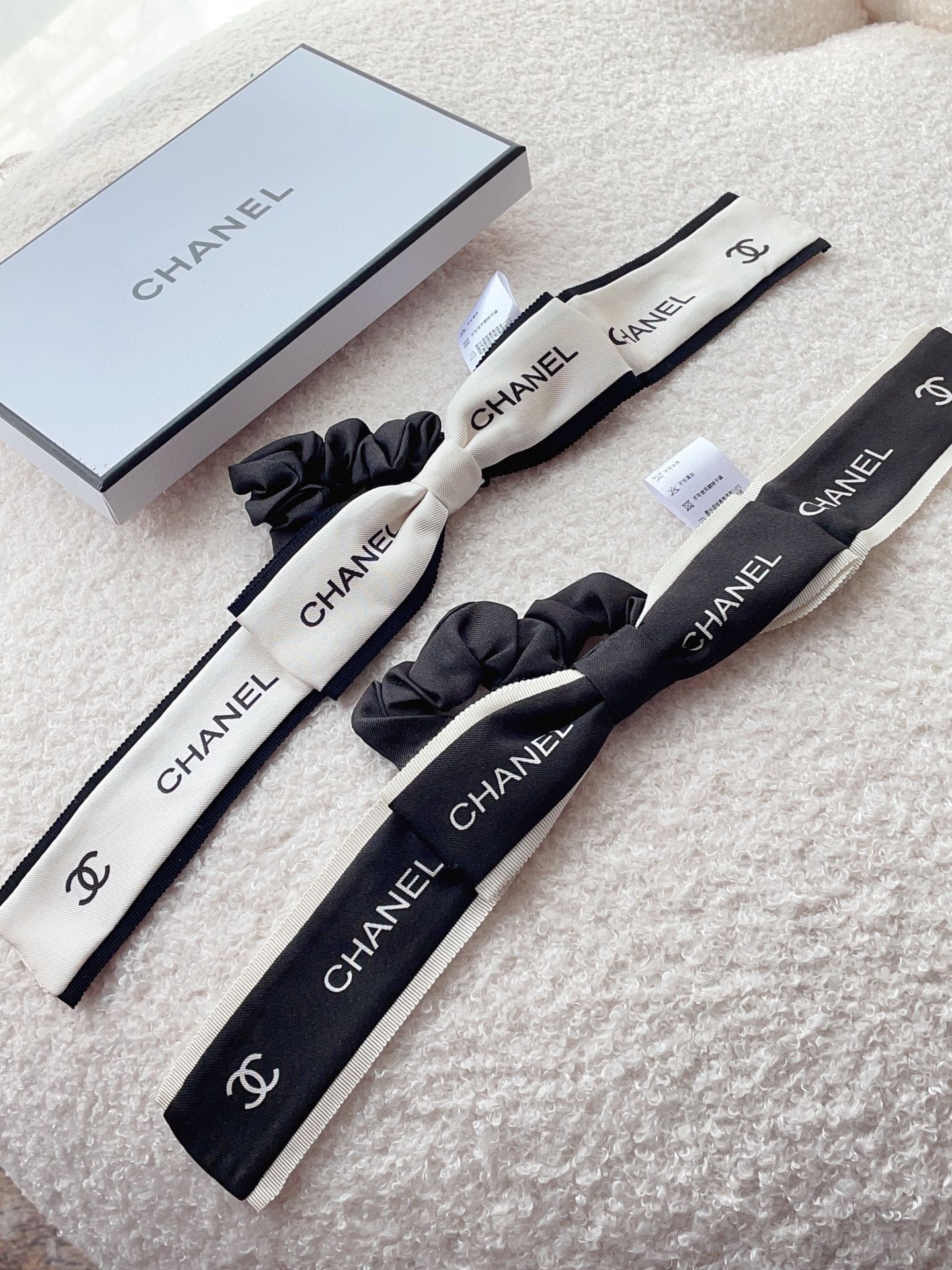 [TOP] CHANEL Bow Tie Hair Loop Ribbon - 2 Colour