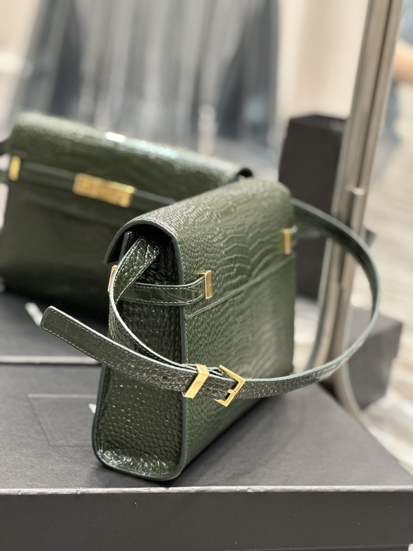 [TOP] Yves Saint Laurent YSL Manhattan  Crocodile Leather Bag - Dark Green