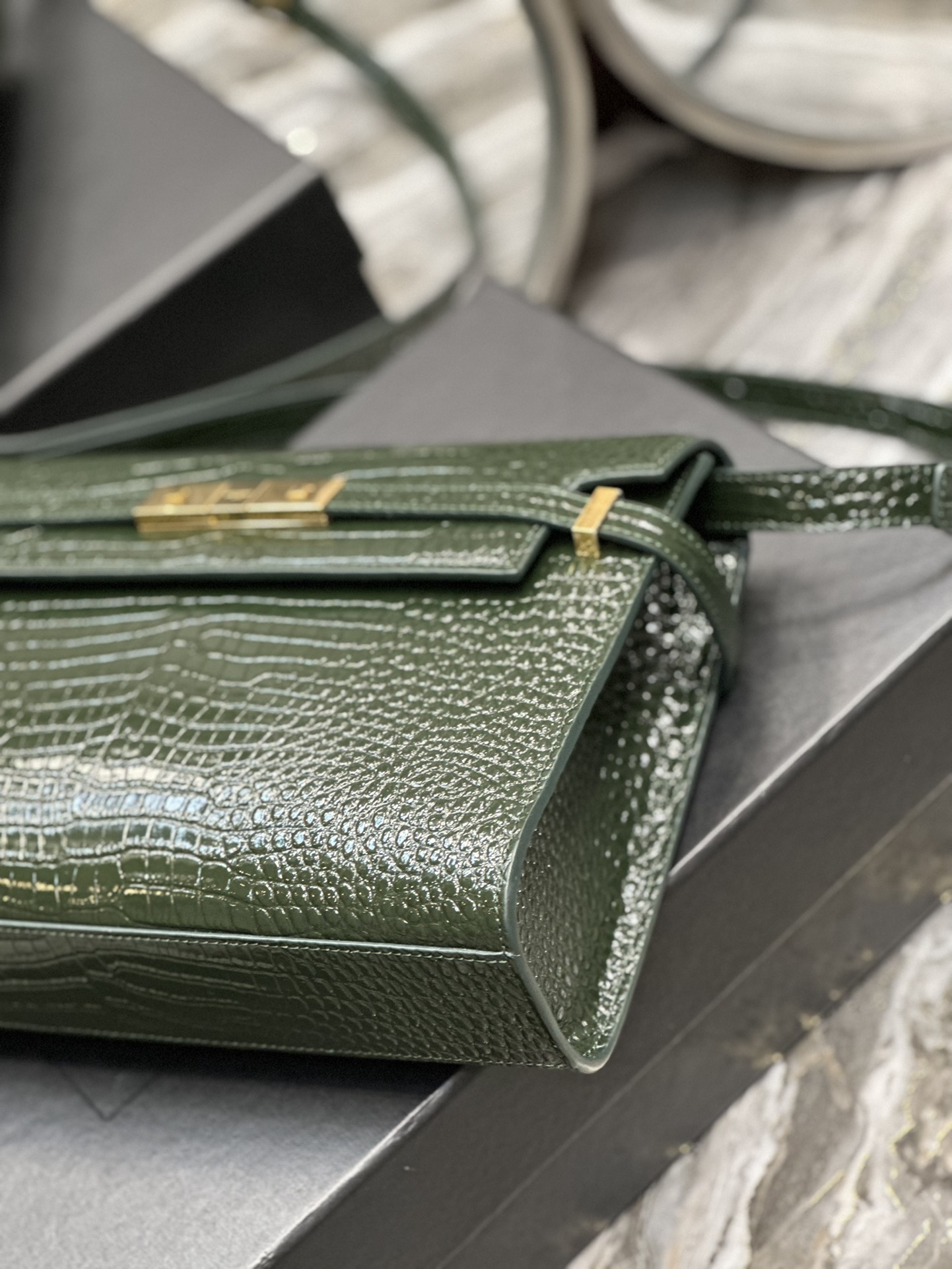 [TOP] Yves Saint Laurent YSL Manhattan  Crocodile Leather Bag - Dark Green