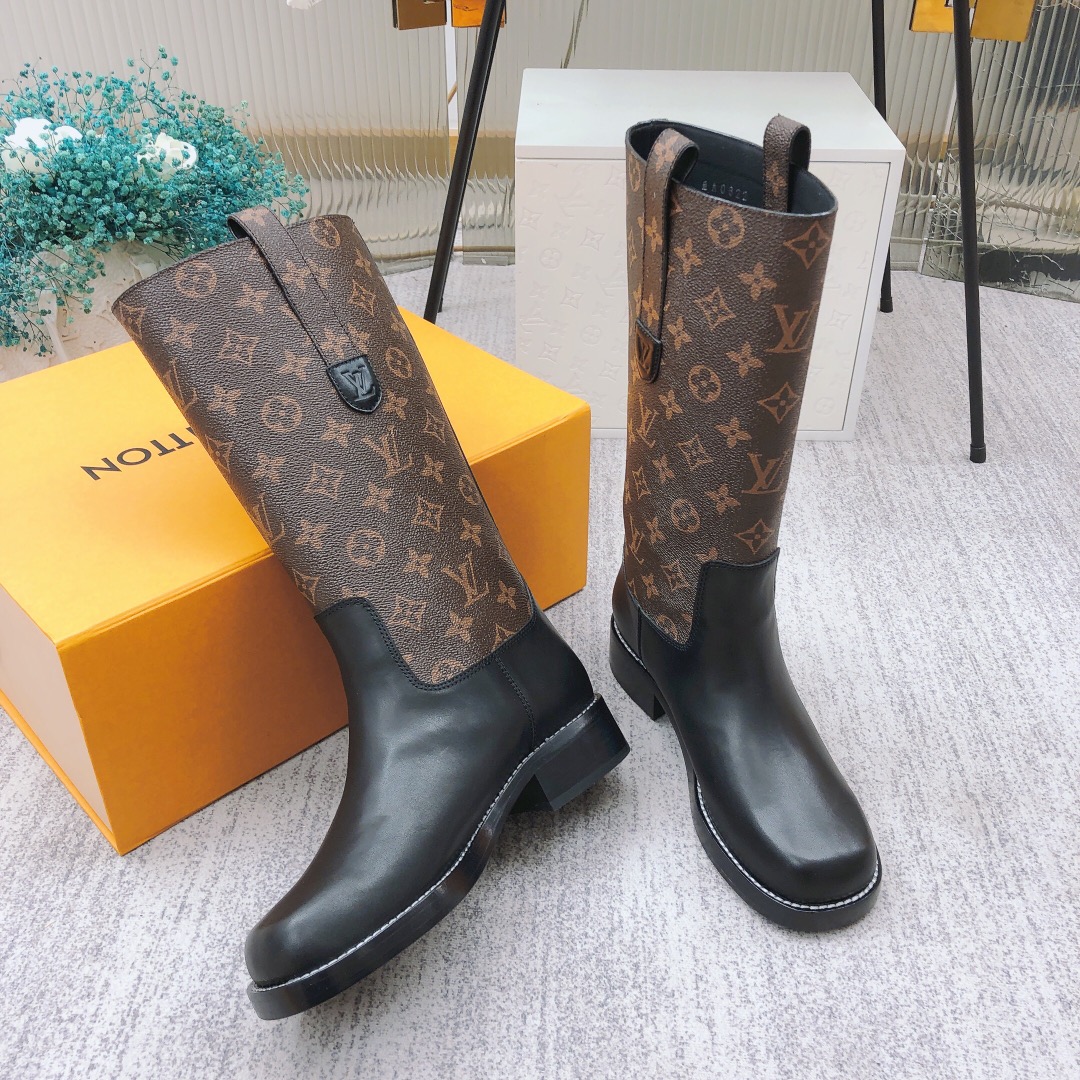 [TOP] Louis Vuitton LV Pure Leather Embossed Sleeve Boots - 2 Colour