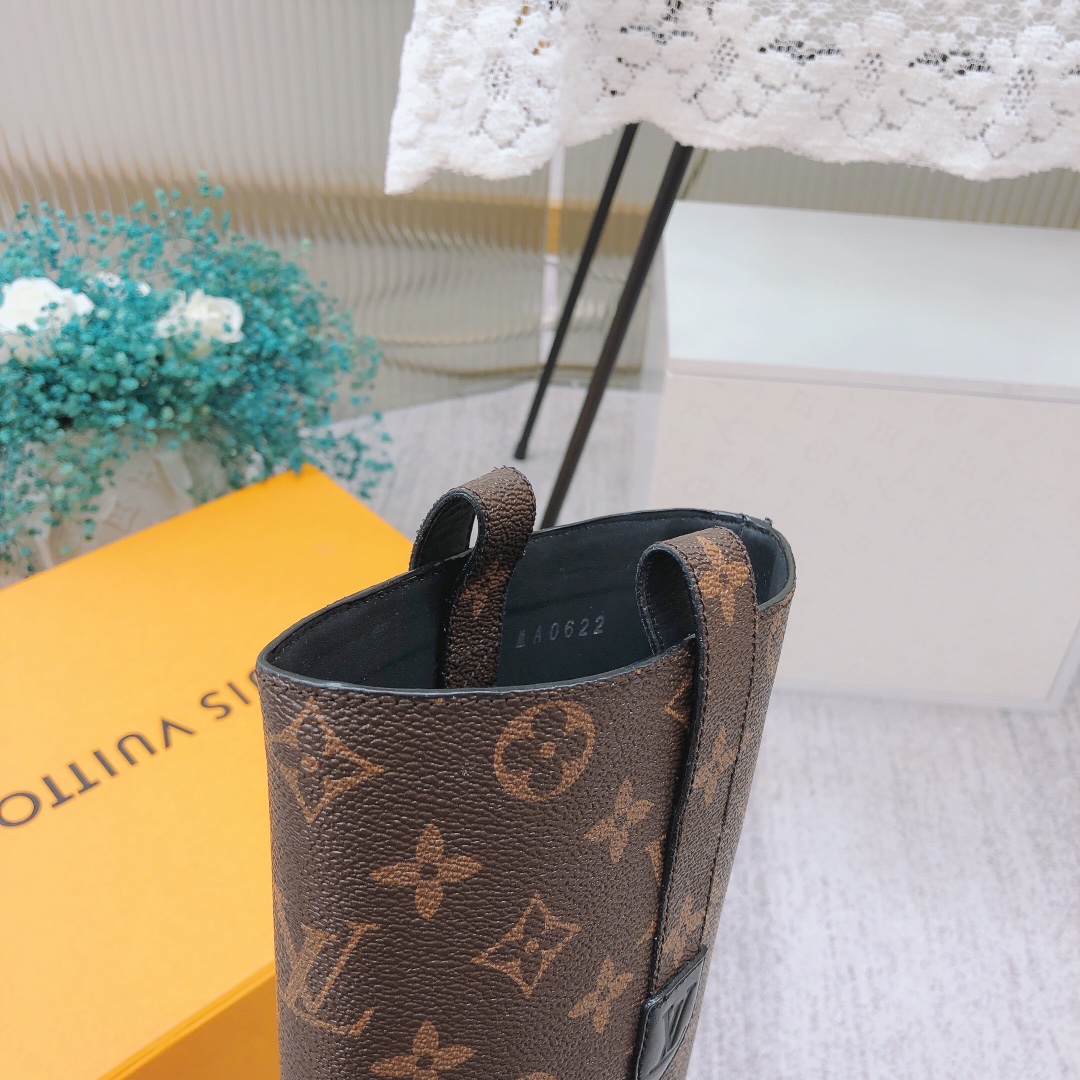 [TOP] Louis Vuitton LV Pure Leather Embossed Sleeve Boots - 2 Colour