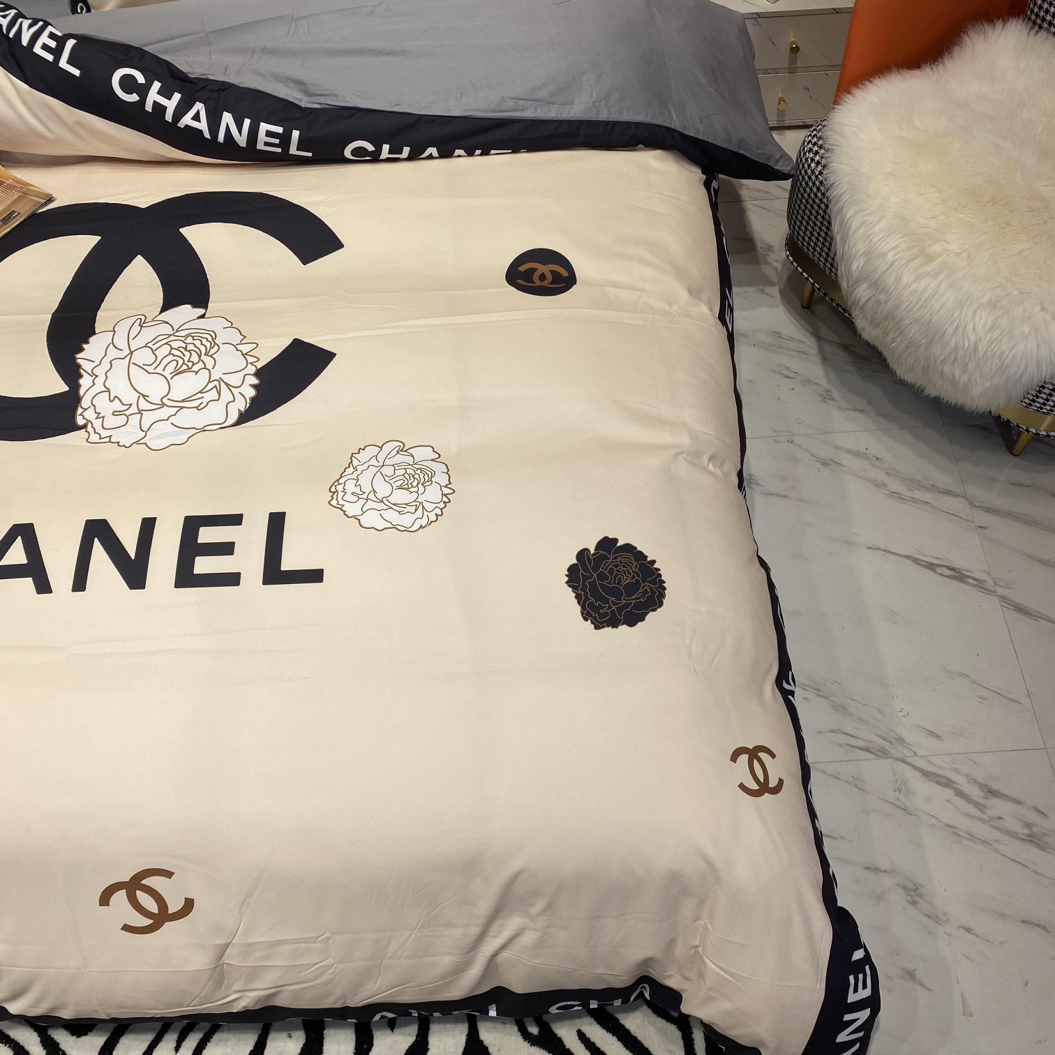 [TOP] CHANEL Cotton Printing Four-piece Set - Beige