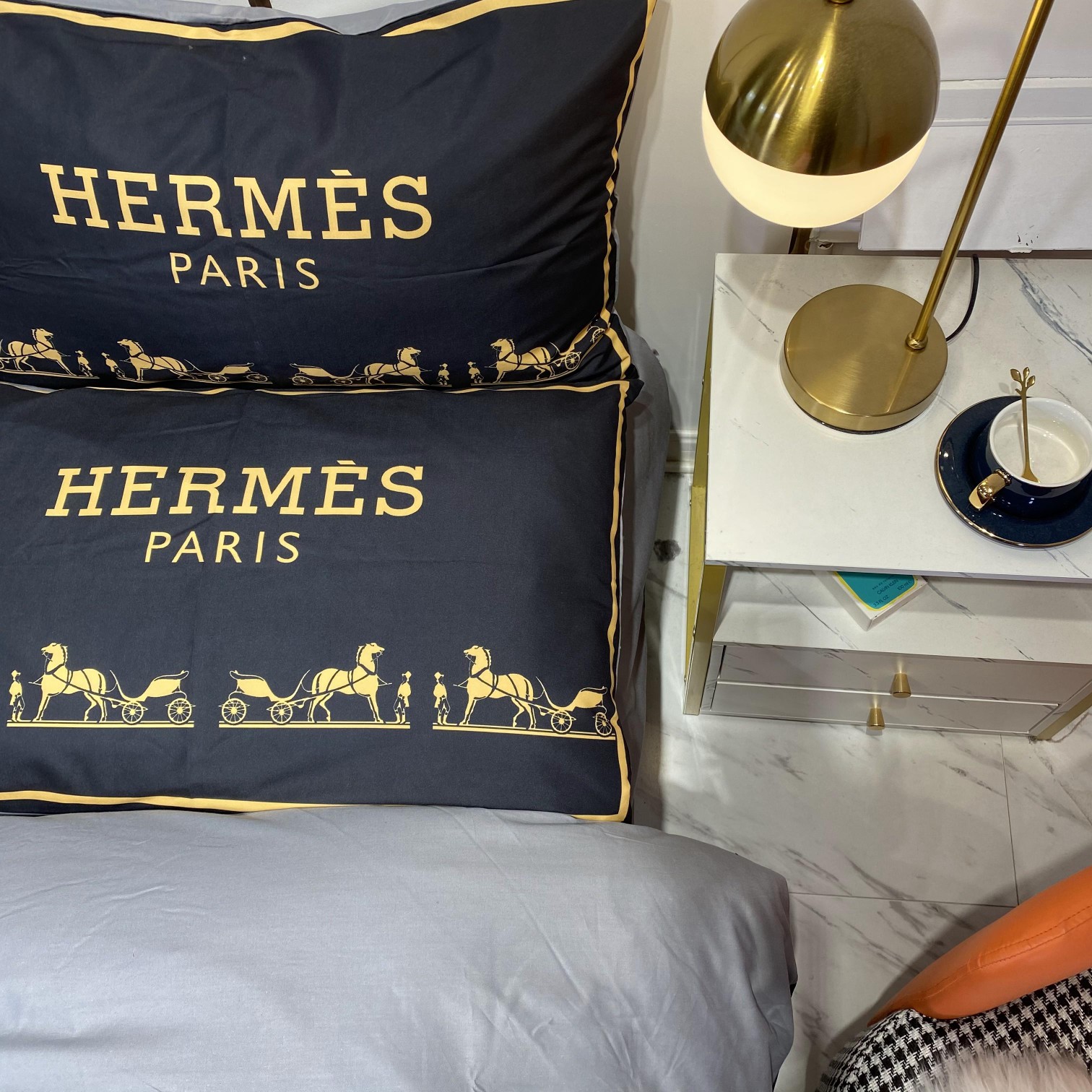 [TOP] HERMES Cotton Printing Four-piece Set - Black and Pink