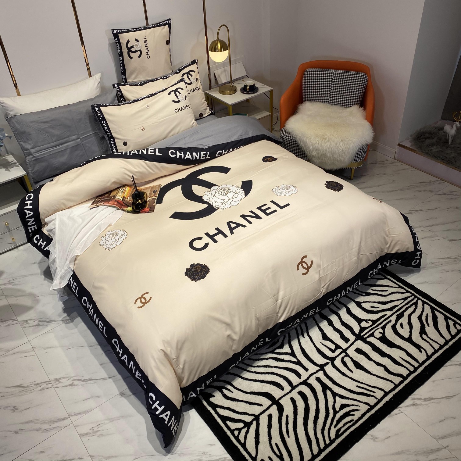 [TOP] CHANEL Cotton Printing Four-piece Set - Beige