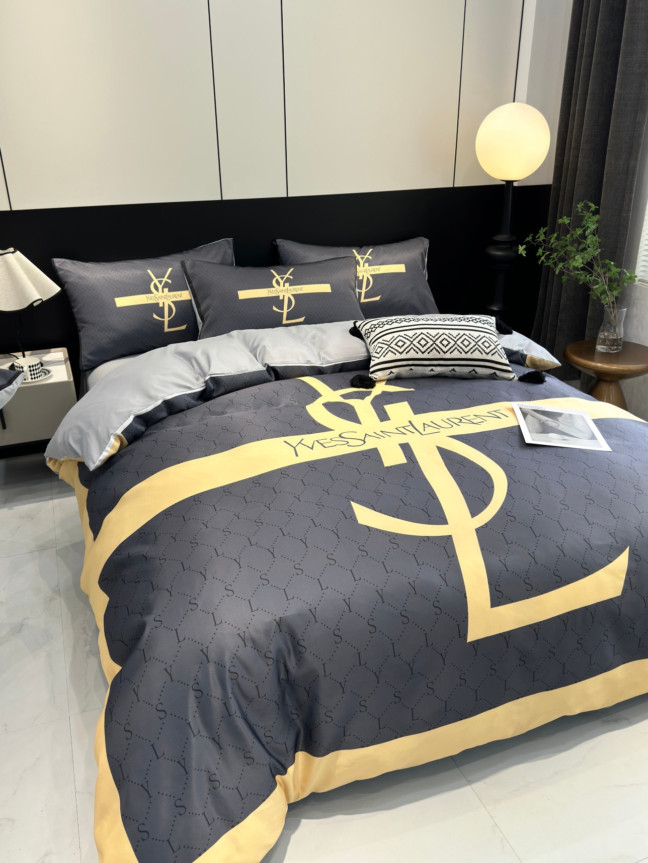 [TOP] Yves Saint Laurent YSL Washed Silk Printing Four-piece Set - Black