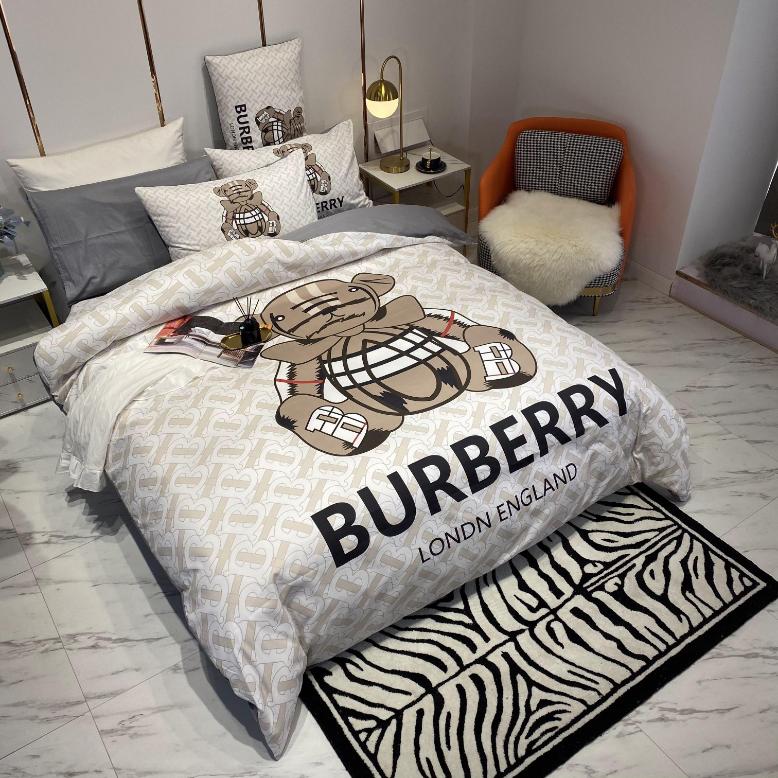 [TOP] BURBERRY Cotton Bear Printing Four-piece Set