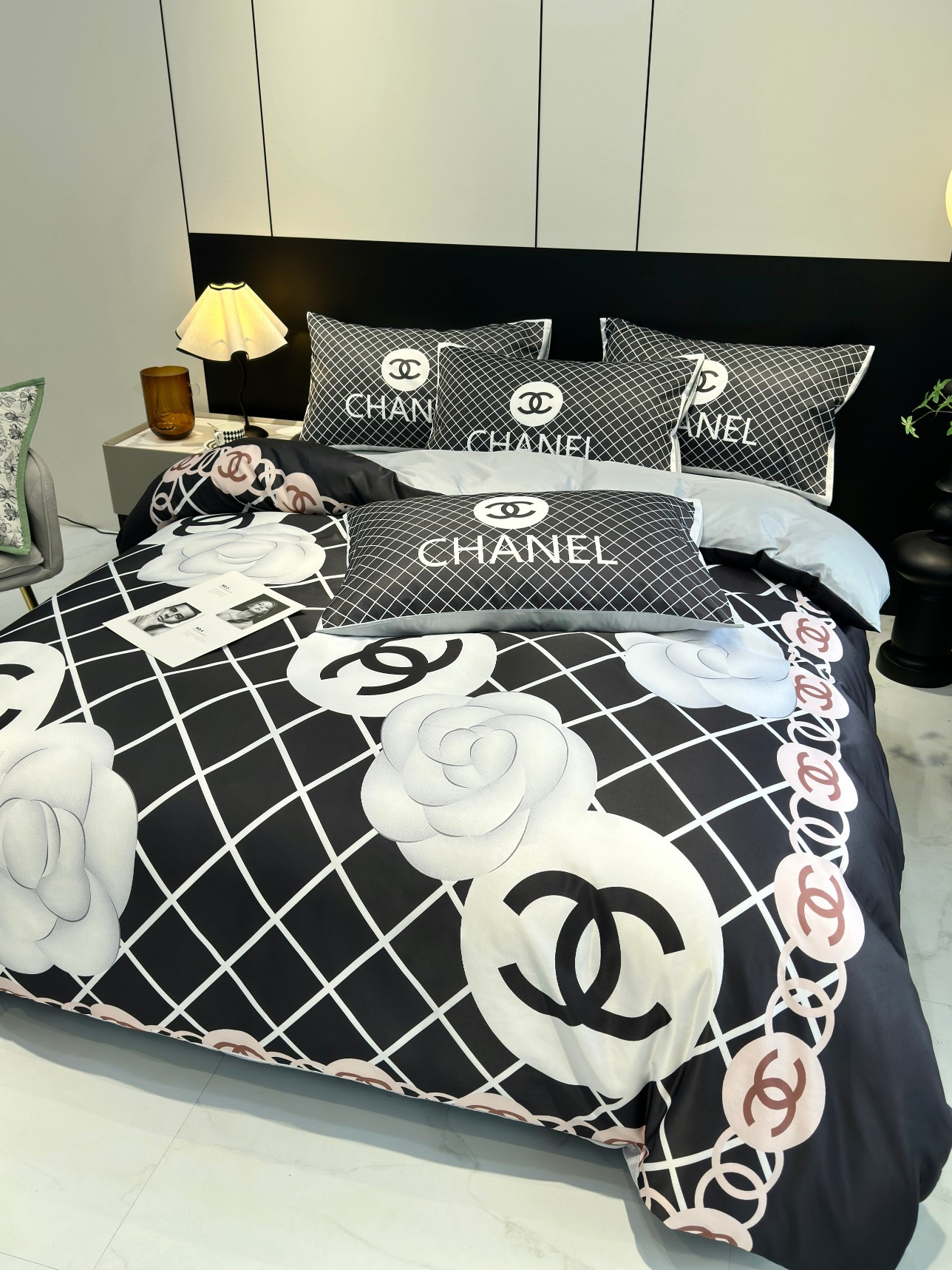 [TOP] CHANEL Washed Silk Printing Four-piece Set - Black