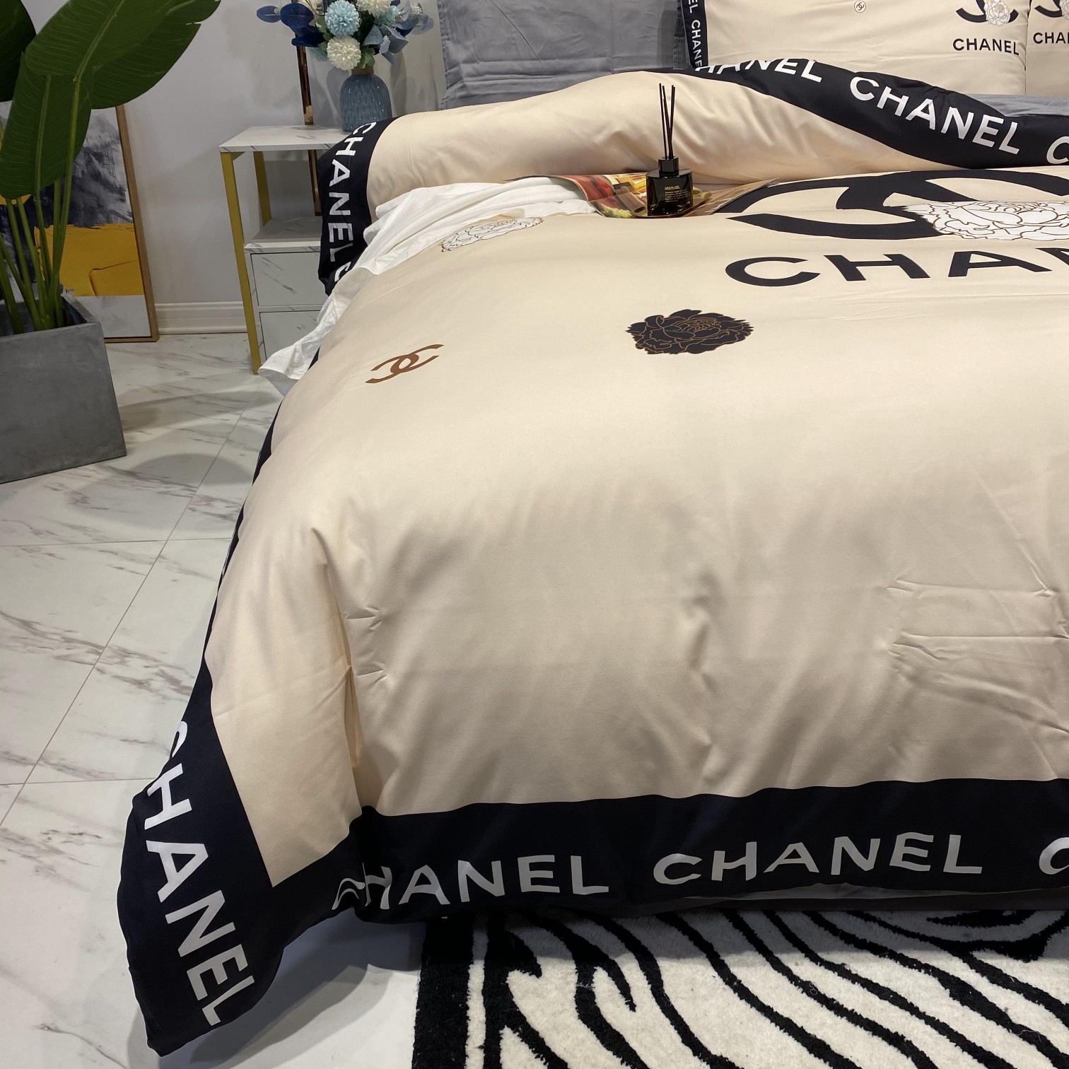 [TOP] CHANEL Cotton Printing Four-piece Set - Beige